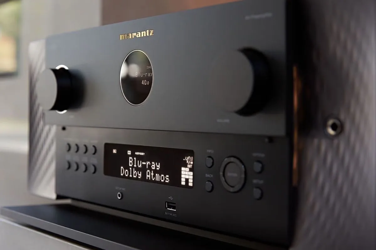 Marantz Amp   AV 10 Amplis home-cinéma