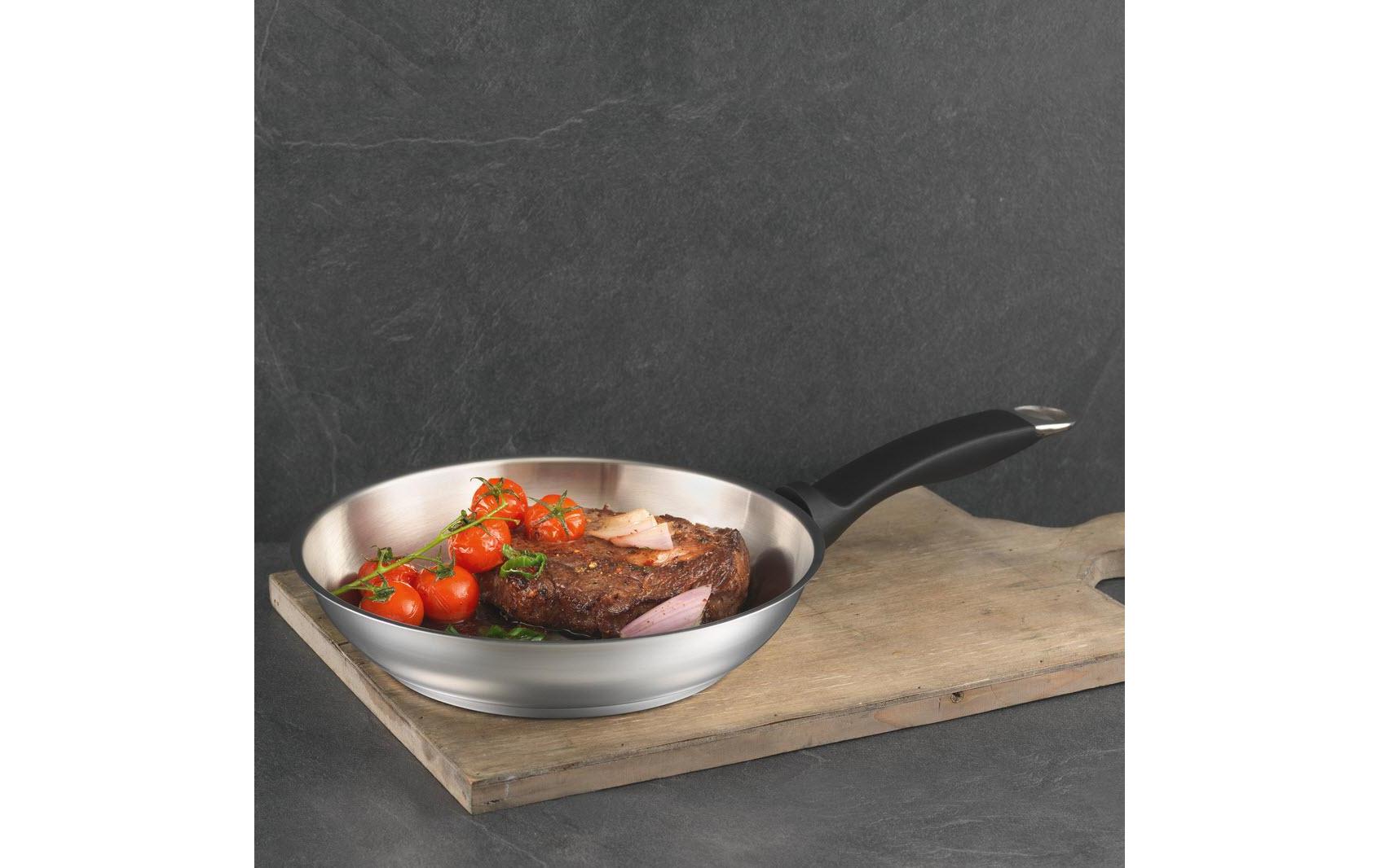 Bratpfanne Silver Star 26 cm, Silber<br>In der Schweiz hergestellte, unbeschichtete Pfanne