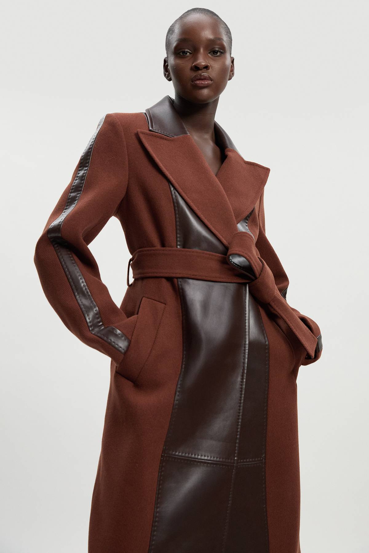 KarenMillen Manteau Mi-Long Ceinturé en Mélange Laine et synthétique