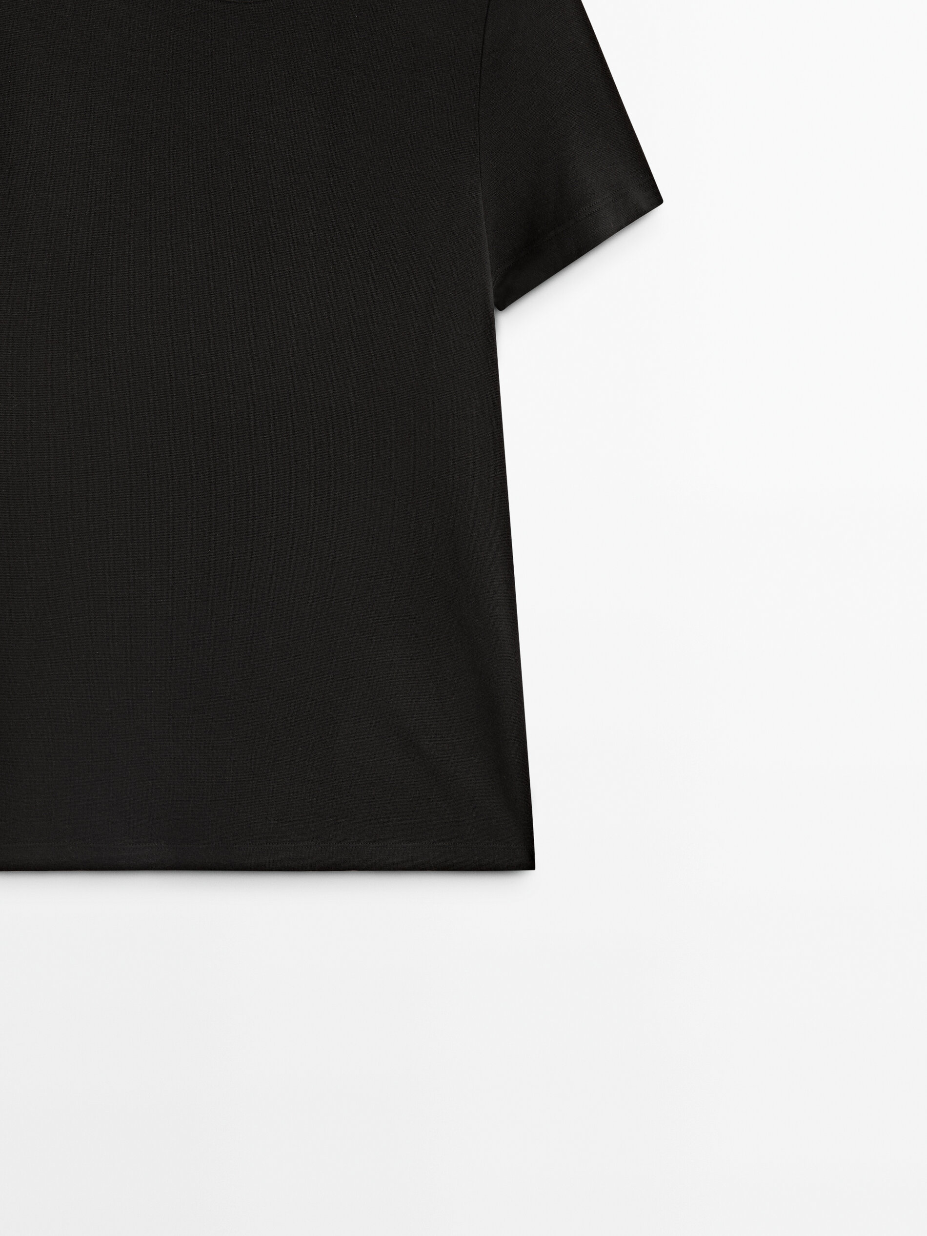 Camiseta de manga curta em mistura de modal e cashmere - PRETA