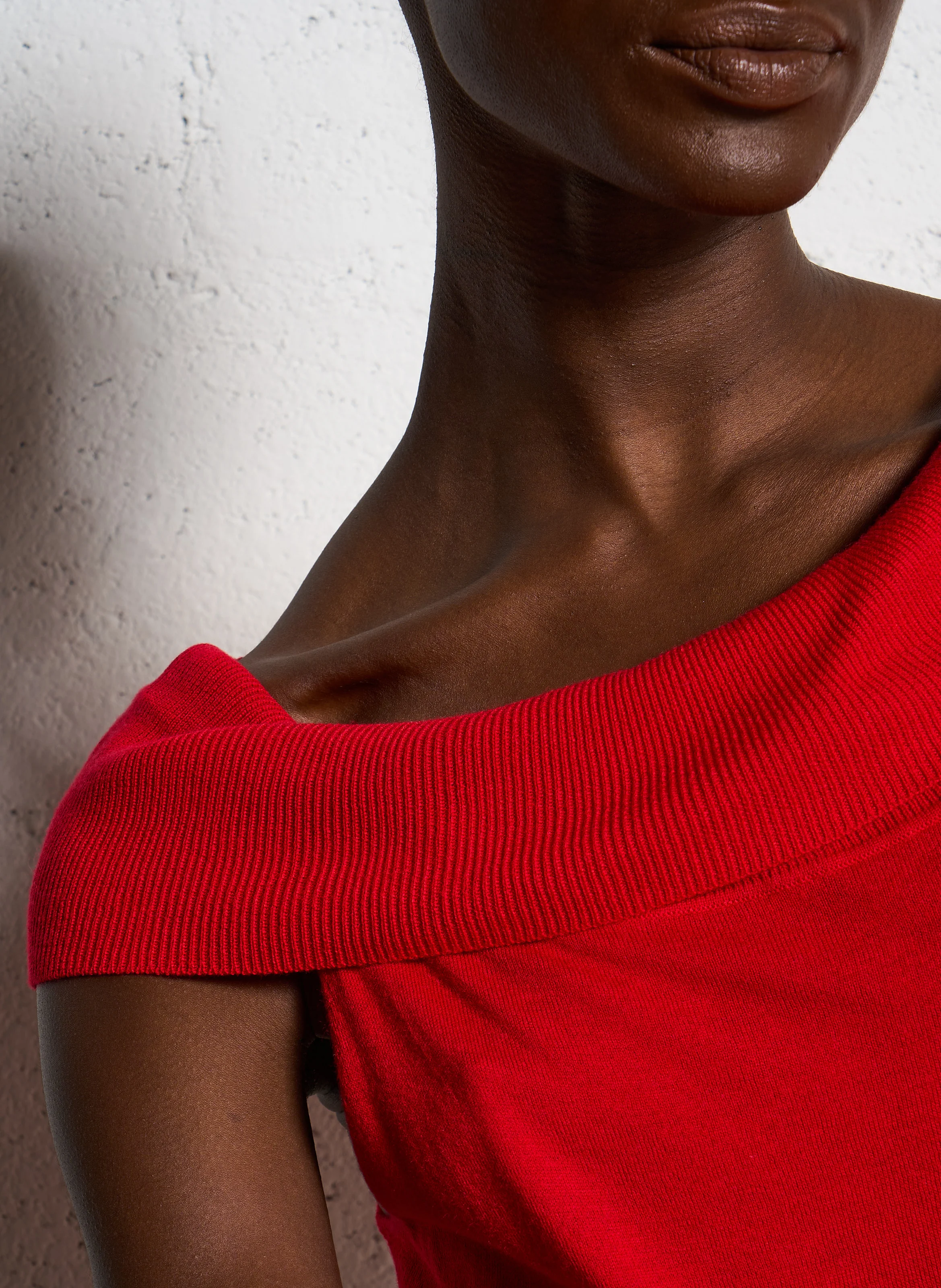 MEGAN - Pull droit sans manches col bardot | Rouge