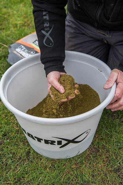 Seau Matrix Groundbait Bucket & Lid (17L)