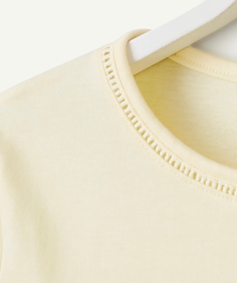 T-SHIRT MANCHES COURTES FILLE EN COTON BIO JAUNE PÂLE AJOURÉ