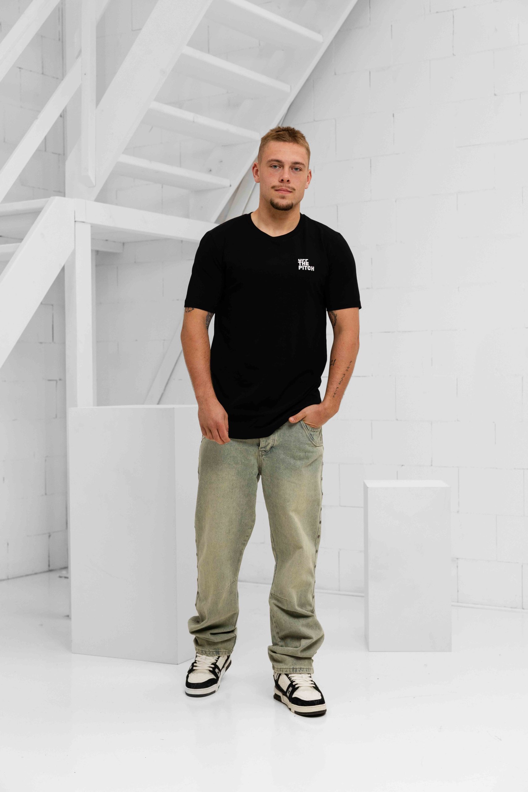 Off The Pitch Fullstop Slim Fit T-Shirt Heren Zwart/Paars