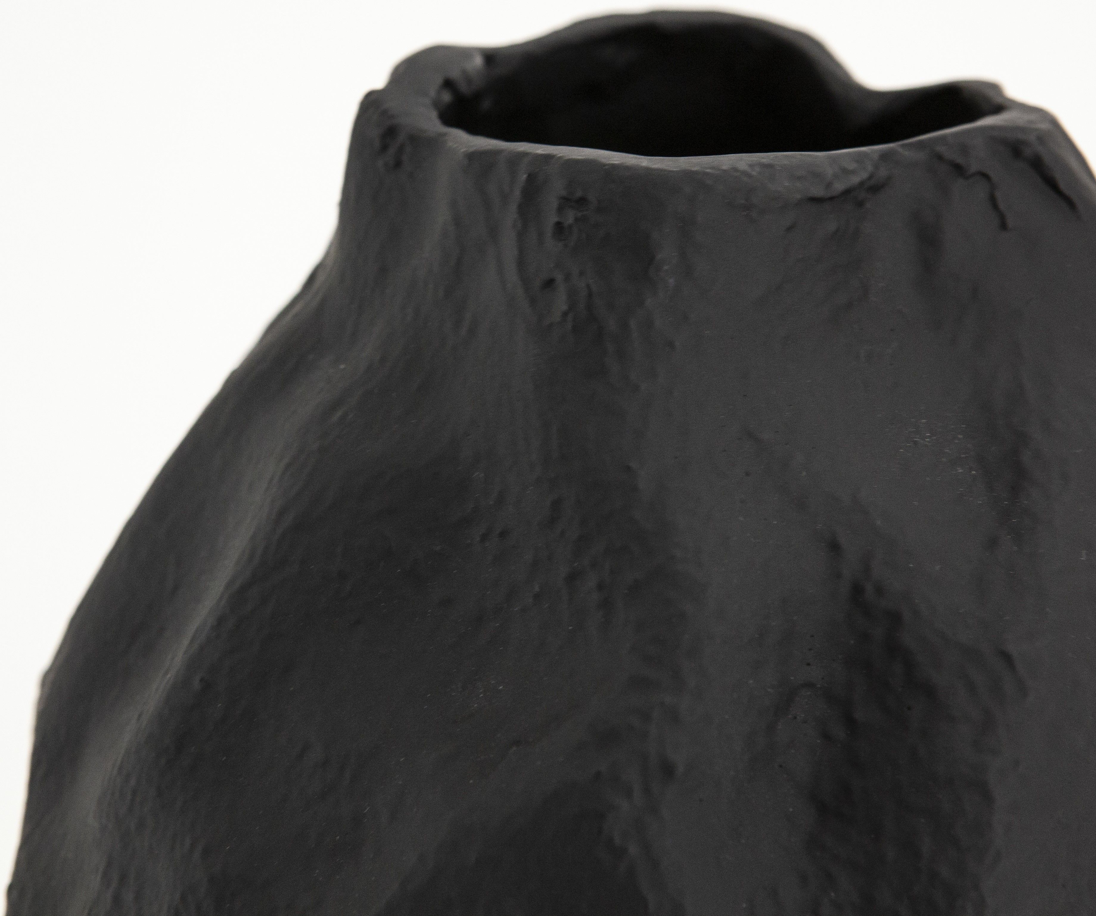 Vaas large - black 230010B23.5 x D22 x H37 cm