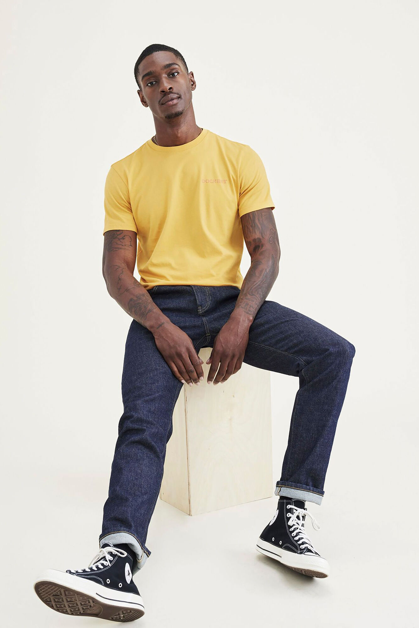 Camiseta Slim Fit com Logo - Amarela