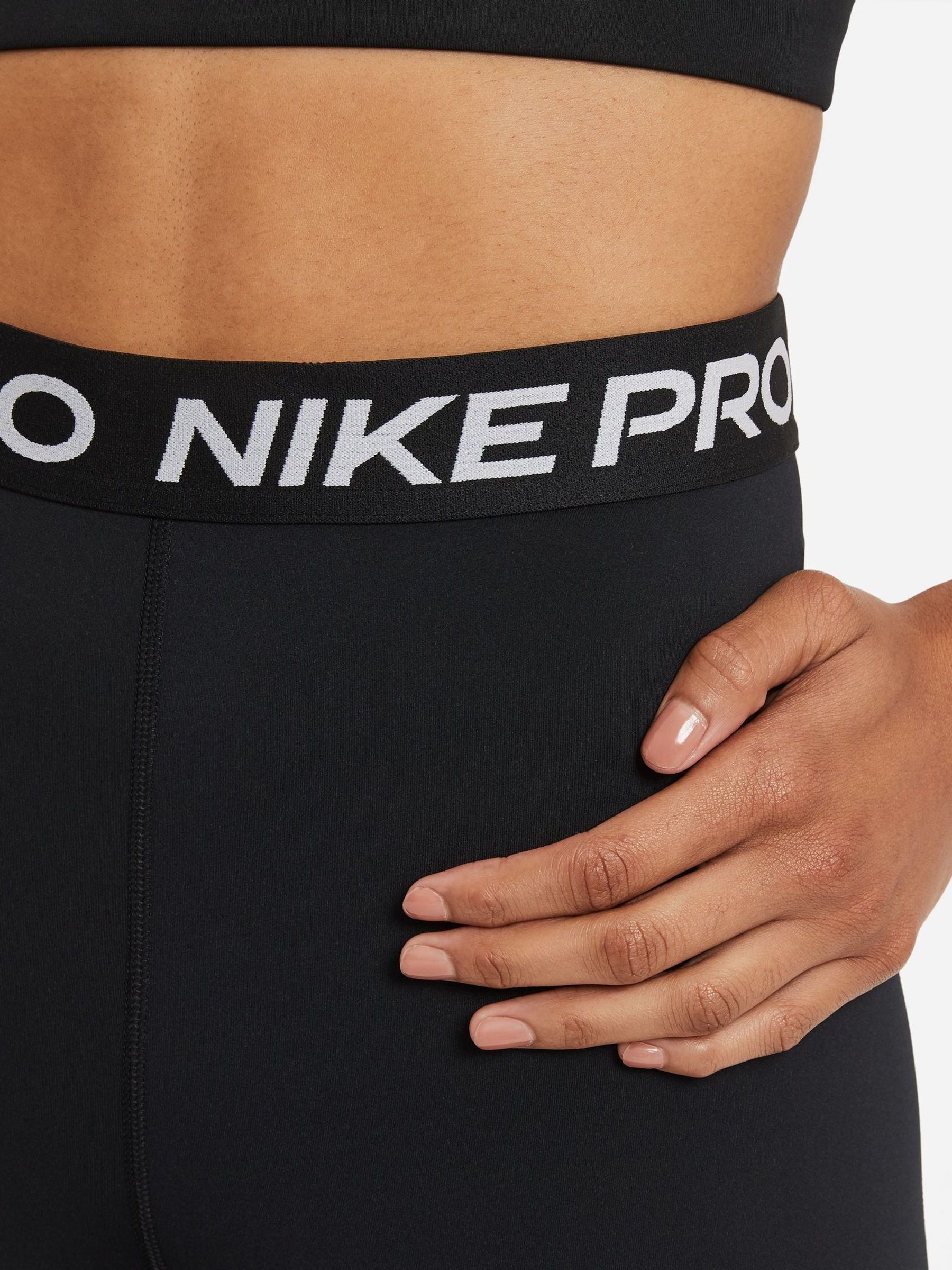 Zwart - Nike - Pro 365 short van 7 inch met hoge taille