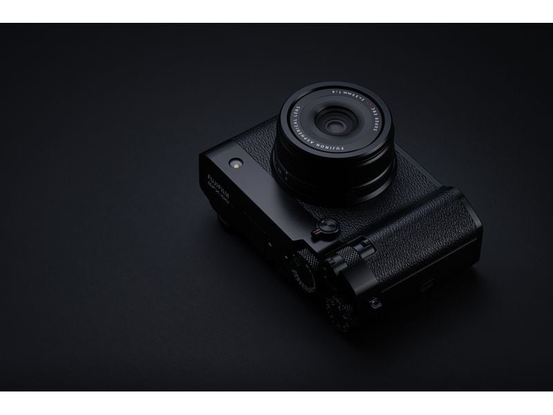 Fujifilm Fotokamera GFX 100RF Schwarz GFX-Kamera mit fest verbautem Objektiv und bringt die Mittelformat-Bildqualität in ein ultrakompaktes Design