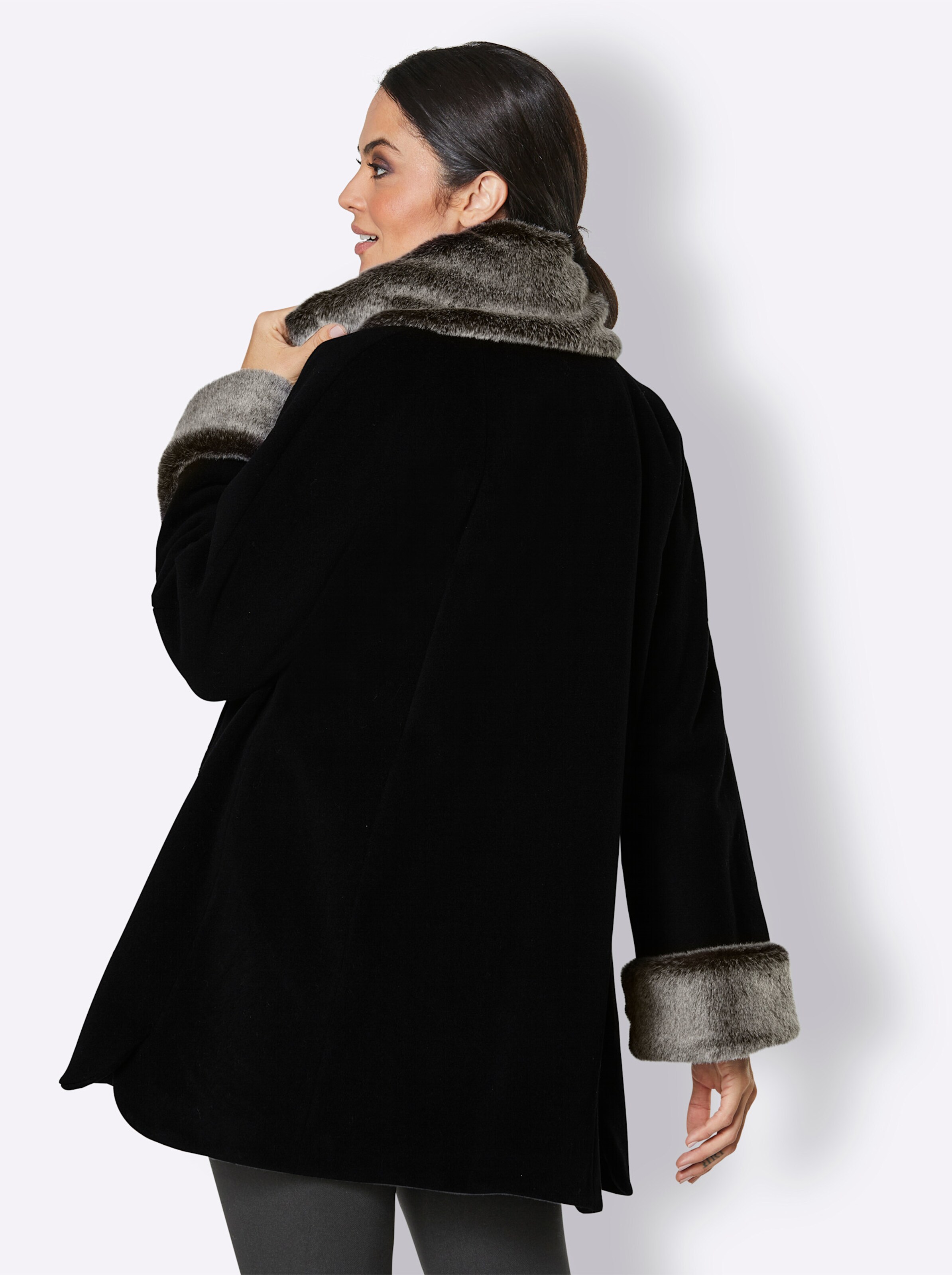 Manisa Woll-Jacke in schwarz