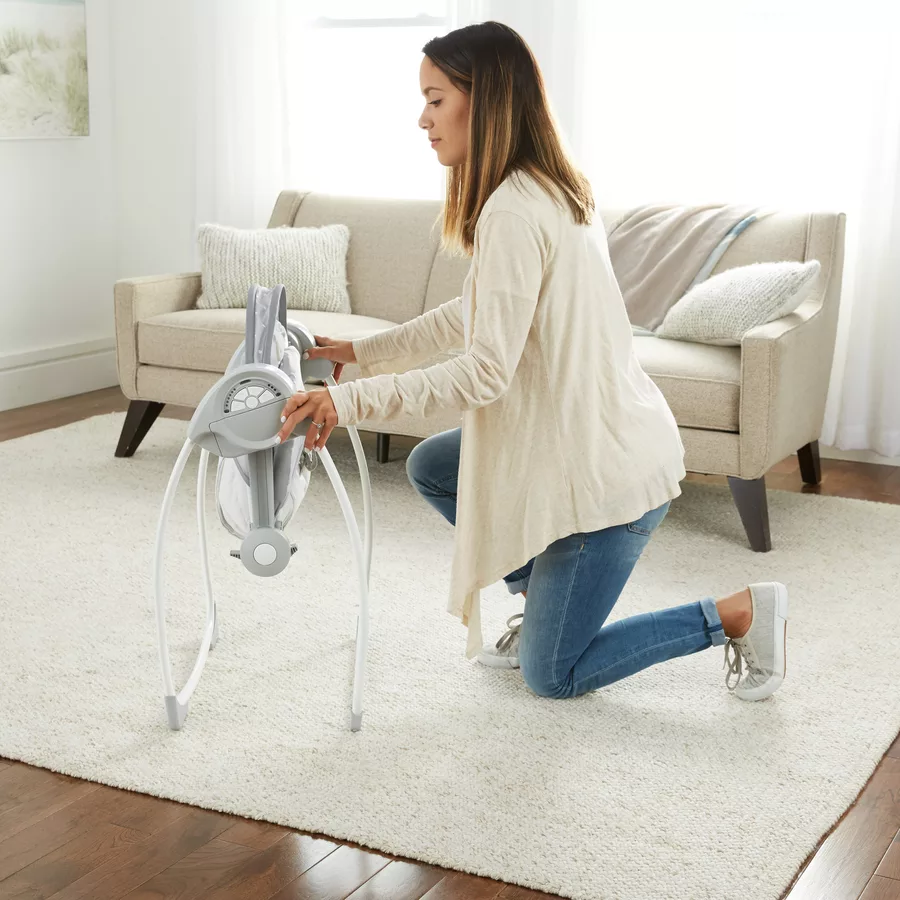 Ingenuity Comfort 2 Go Portable Swing™- Kuschellamm