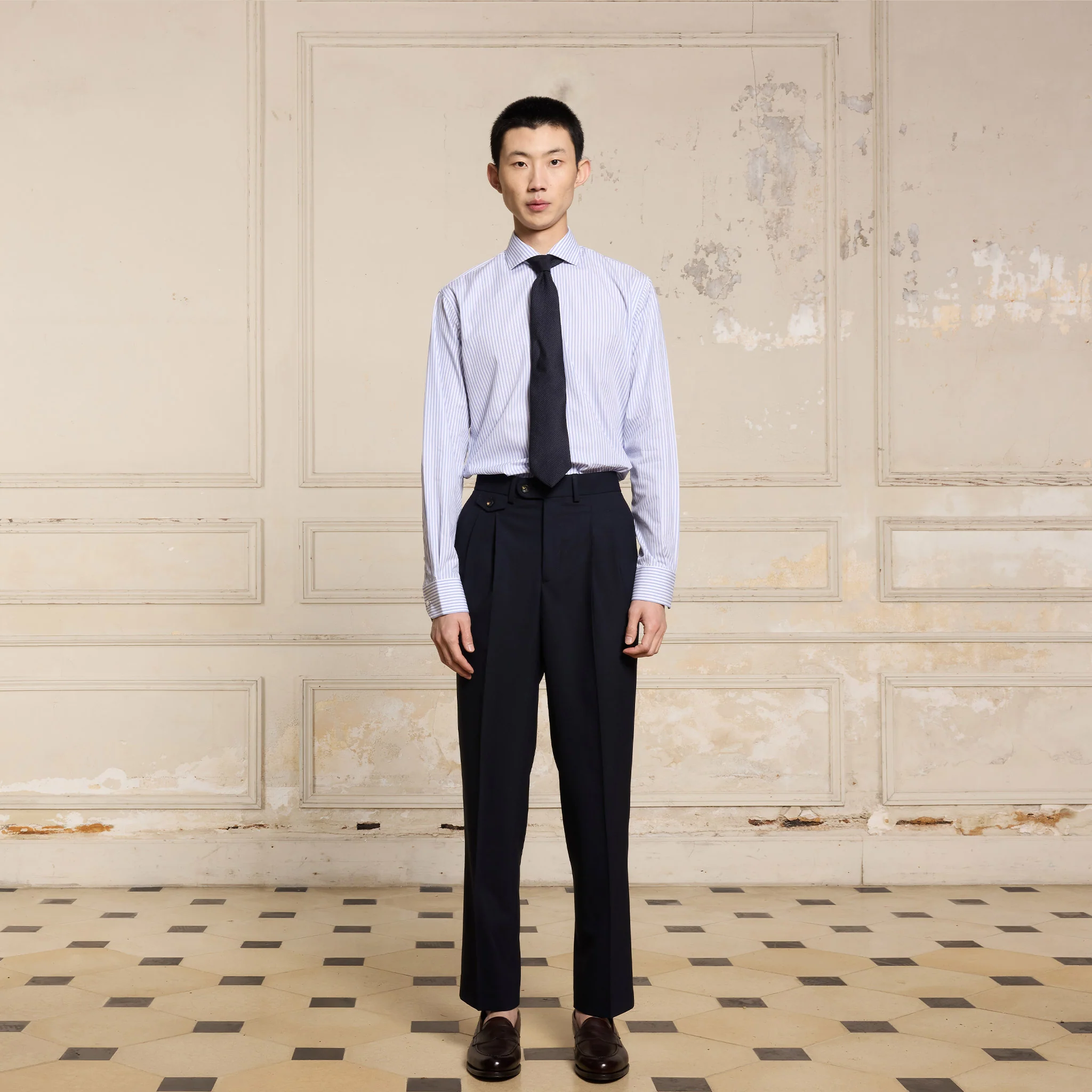 White poplin shirt with blue stripes