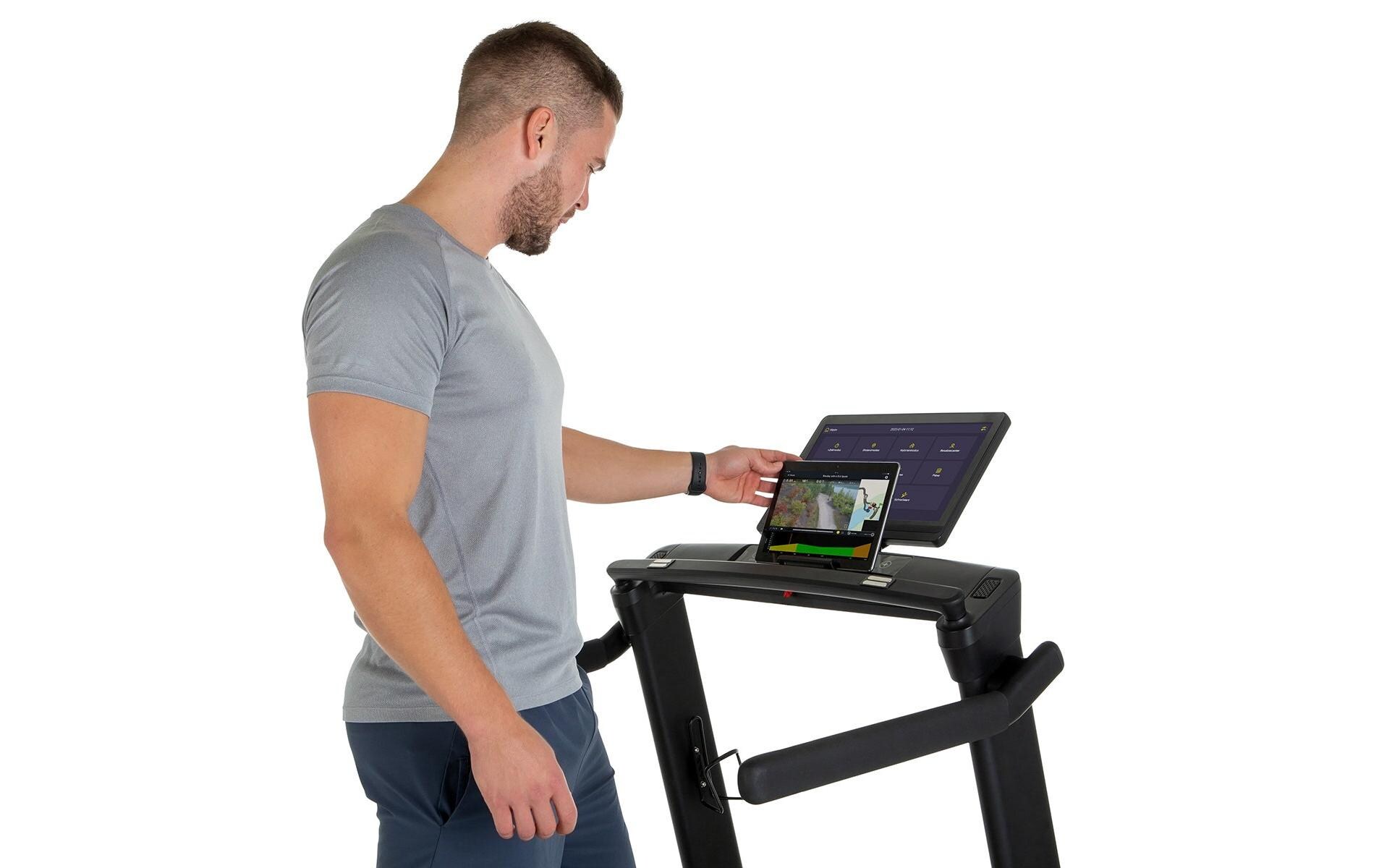 Laufband Q. Vadis 10.0<br>Modernes Laufband mit integriertem Display