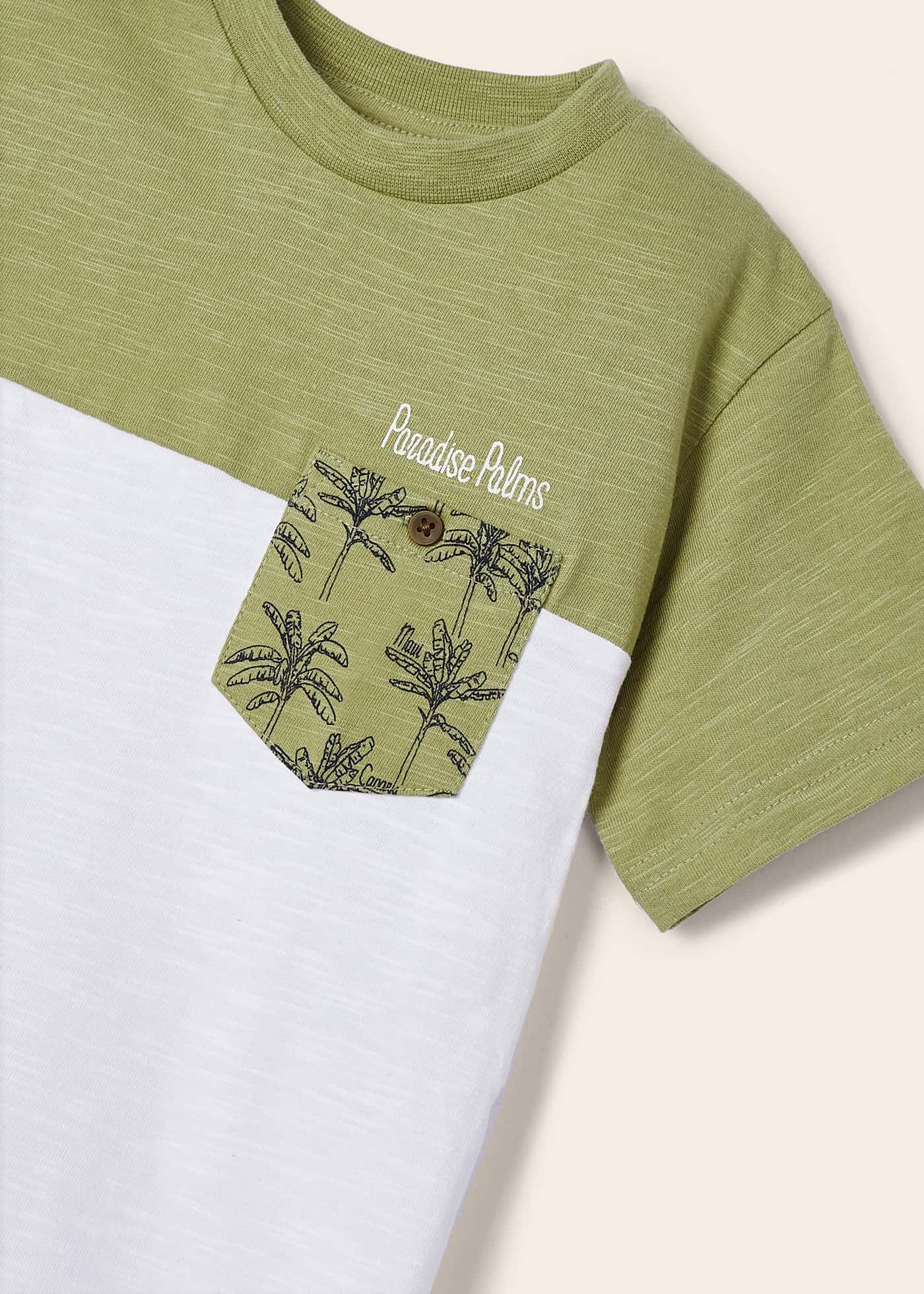Camiseta infantil masculina em algodão sustentável com estampa.