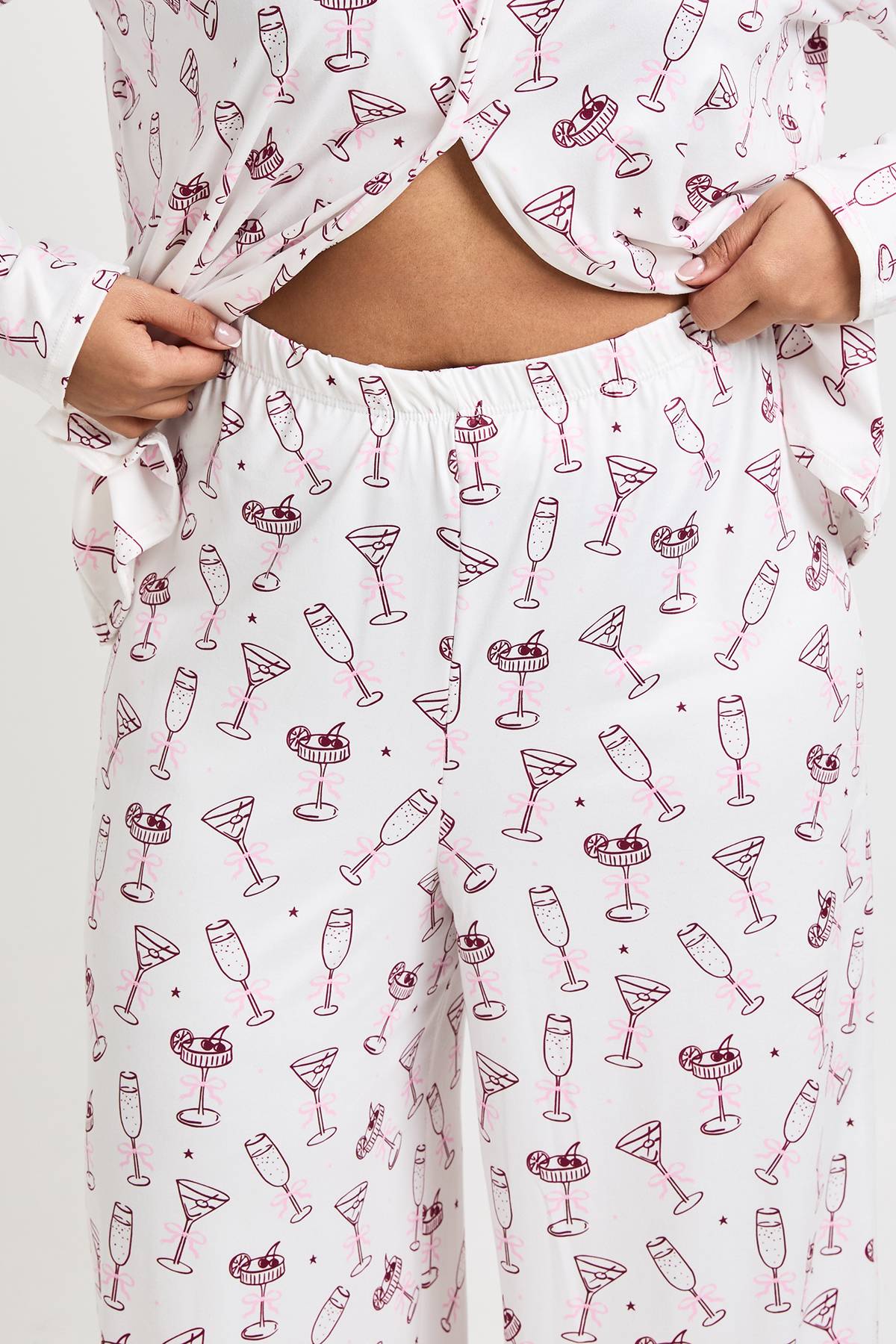 boohoo Ensemble Pyjama Grande Taille Imprimé Nœuds et Cocktails Haut Manches Longues & Pantalon