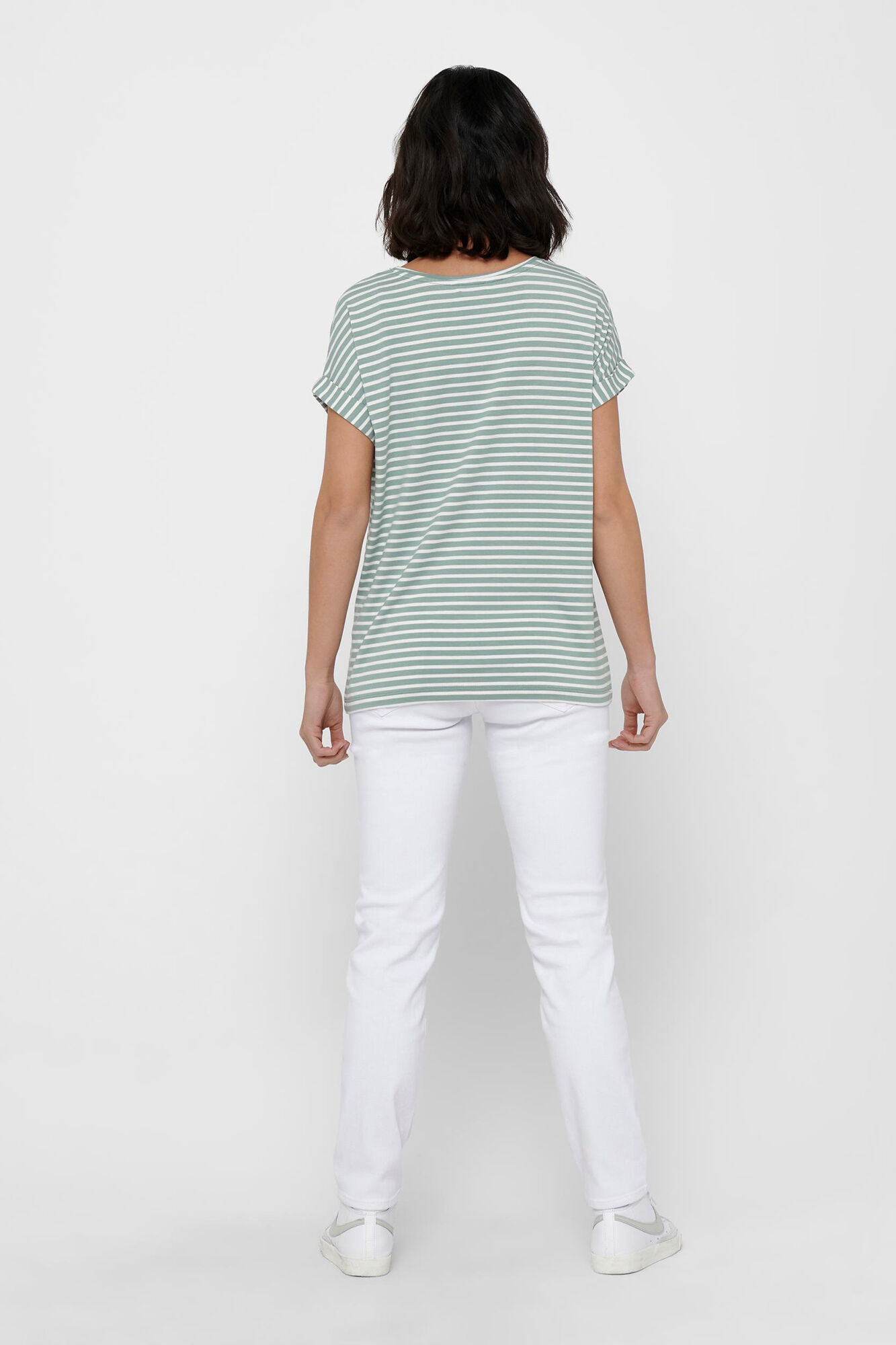 Camiseta listrada de manga curta com gola redonda