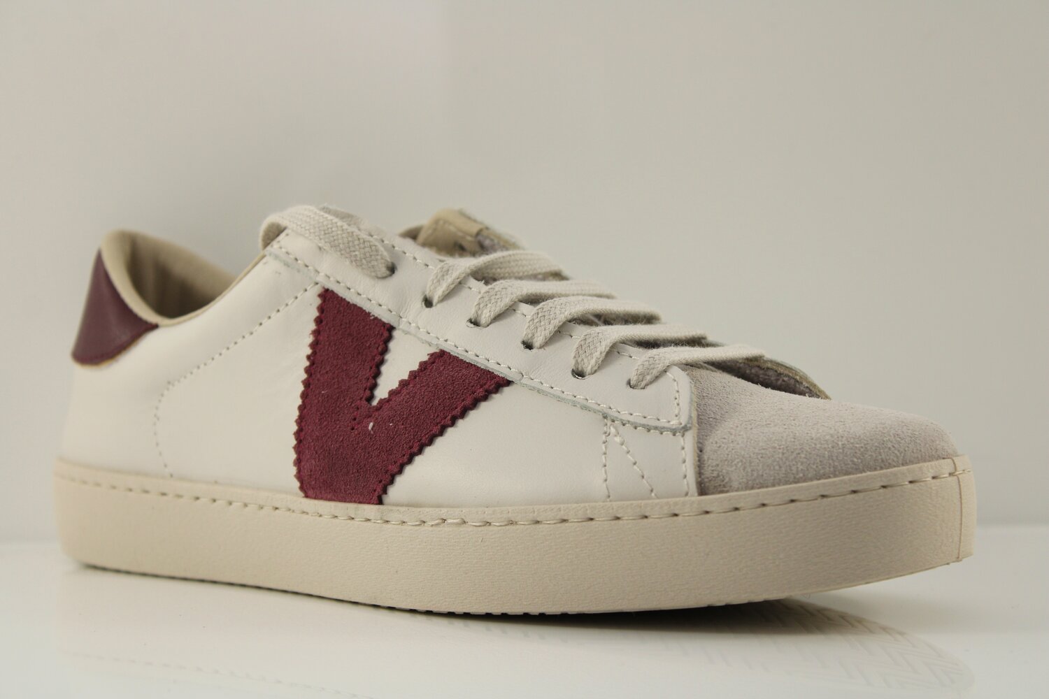 Victoria Sneaker