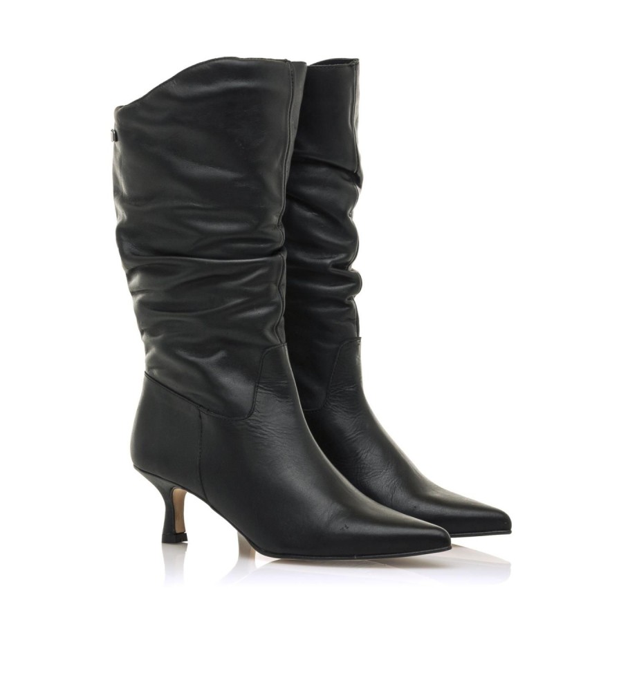 Botas sociais Mustang Indie de couro preto
