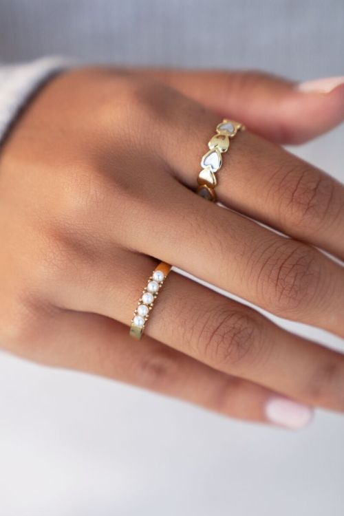 Ring met 5 parels