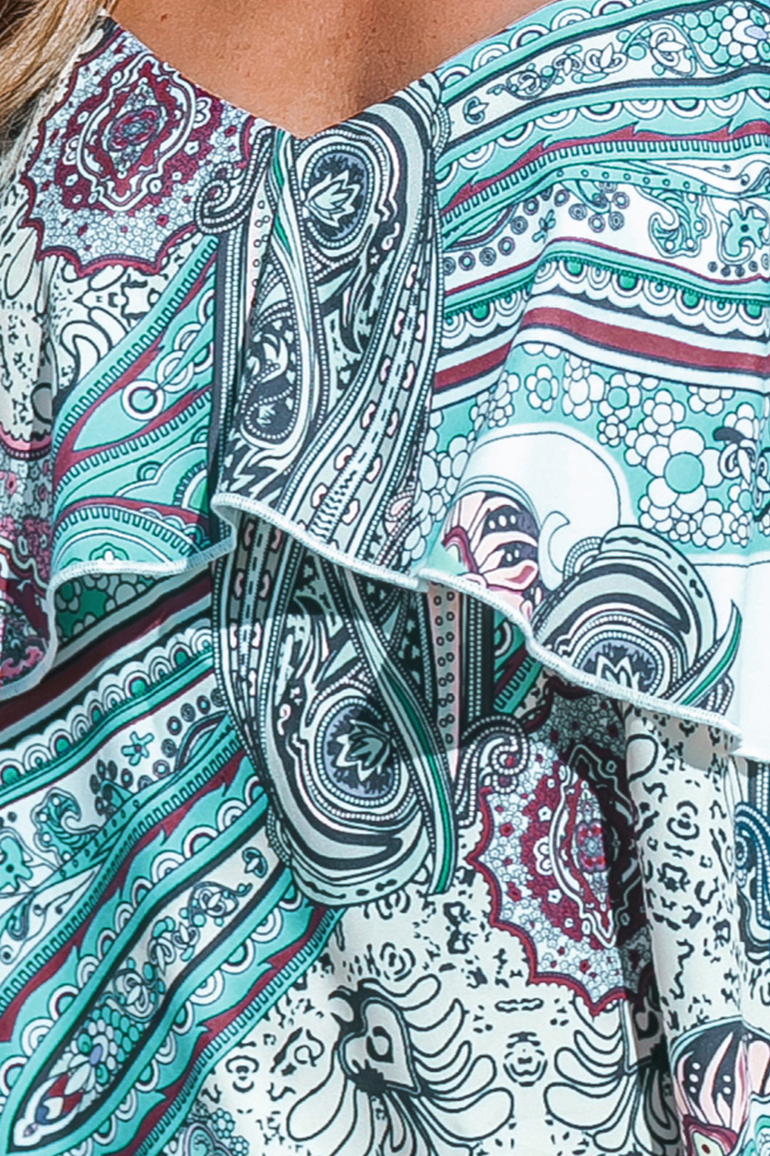 Robe mini avec corsage à volants paisley