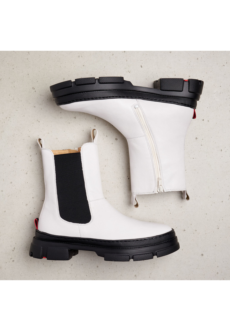 STIEFELETTE Weiss