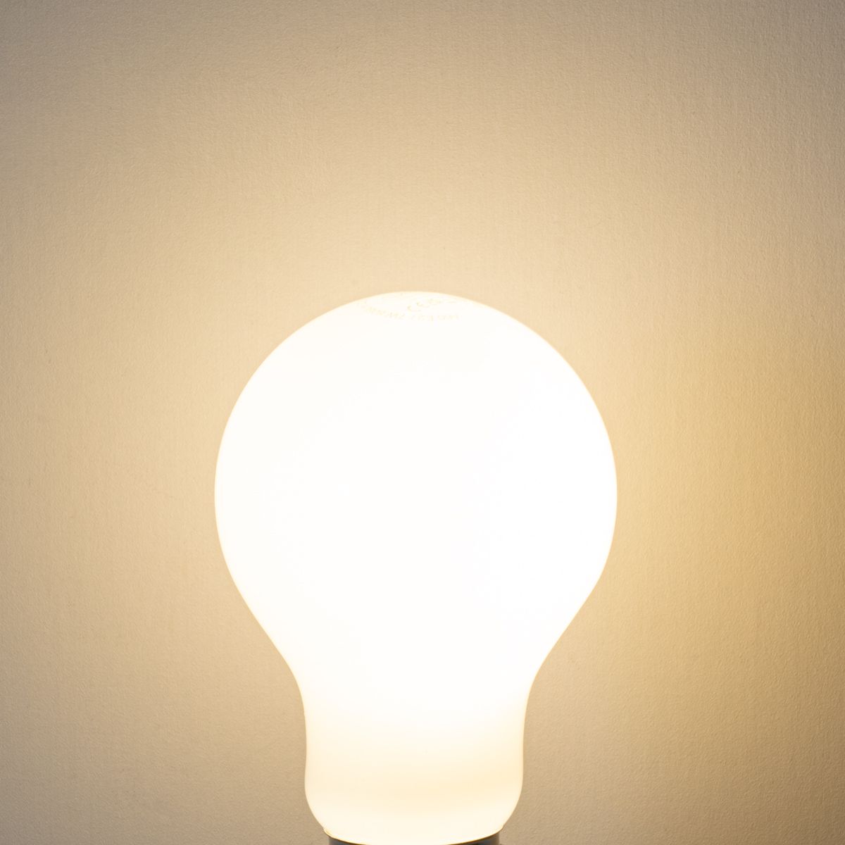 E27 dimbare LED lamp A60 opaal 7W 806 lm 3000K