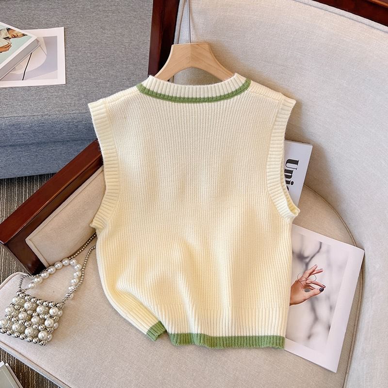 Beaustreet - V-hals vest met bloemenborduursel