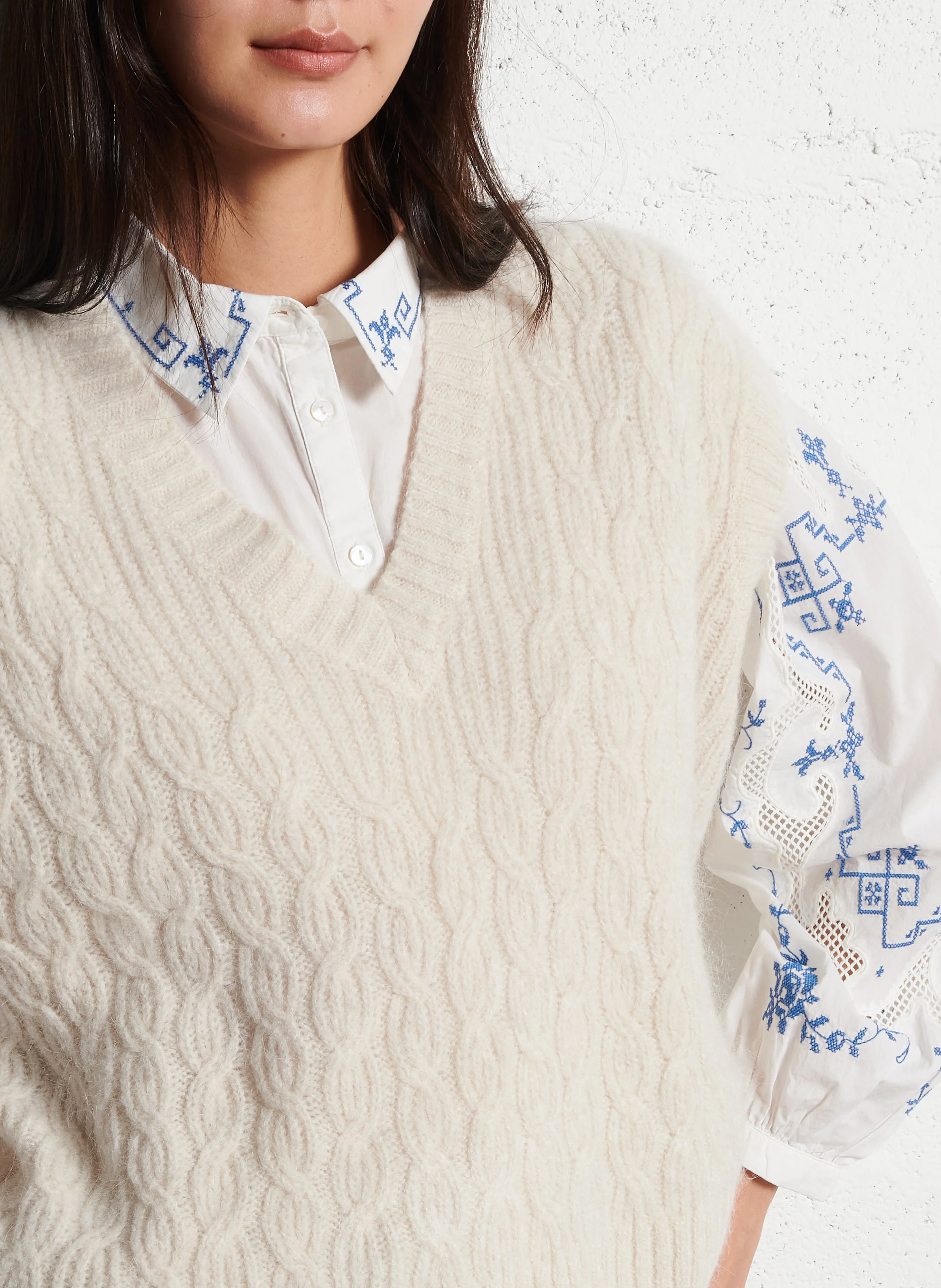 Pull sans manches col V en maille | Blanc