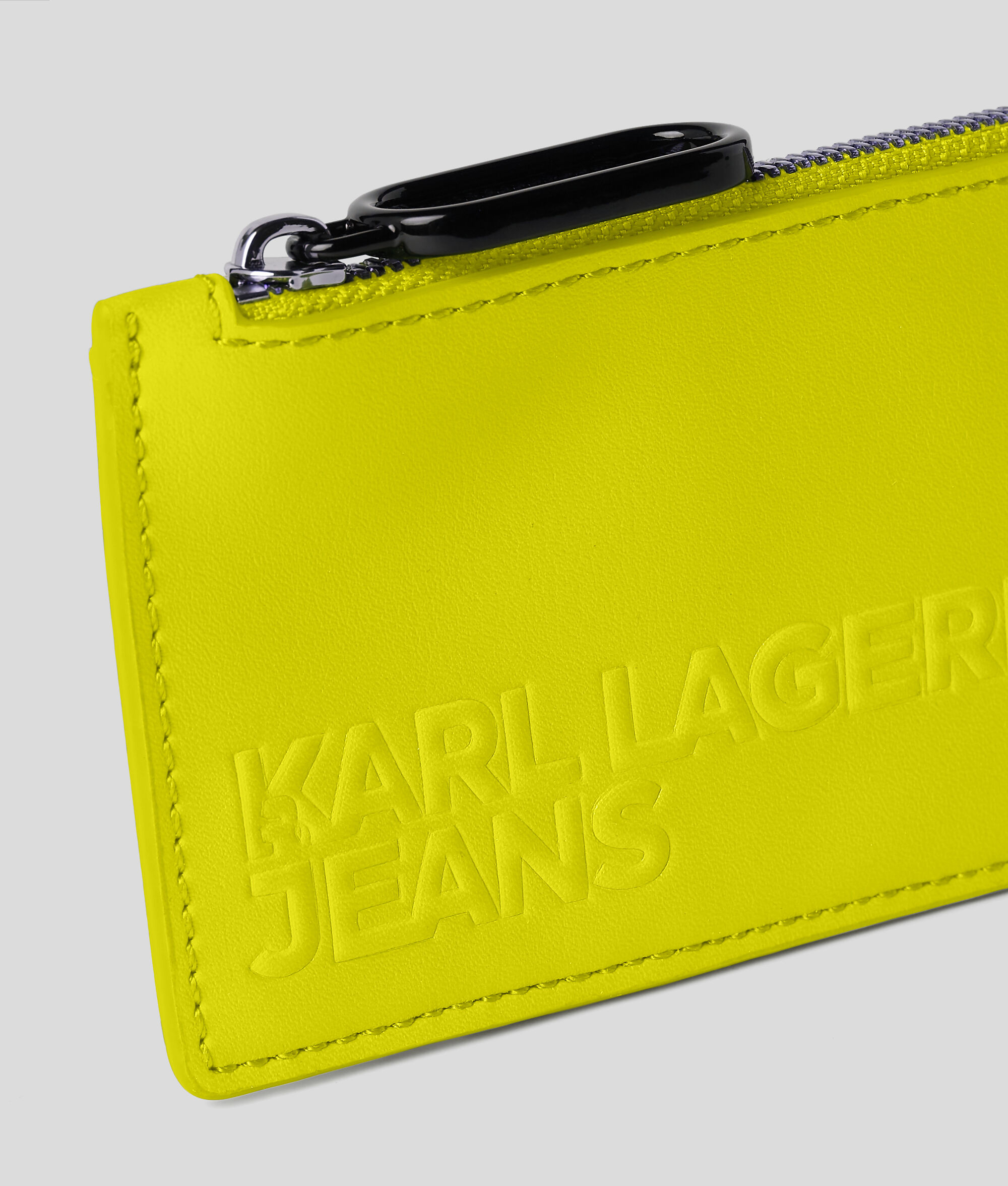 Porte-cartes zippé en cuir avec logo en relief