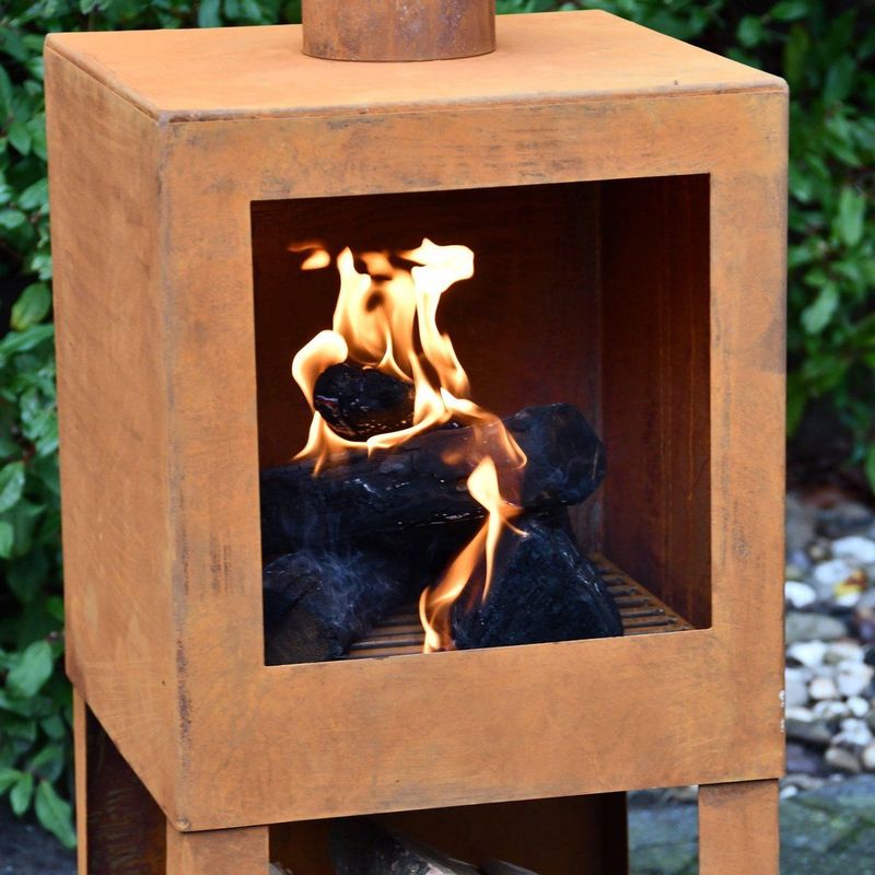 Esschert Design Tuinhaard met Houtopslag - Roestkleurig FF298
