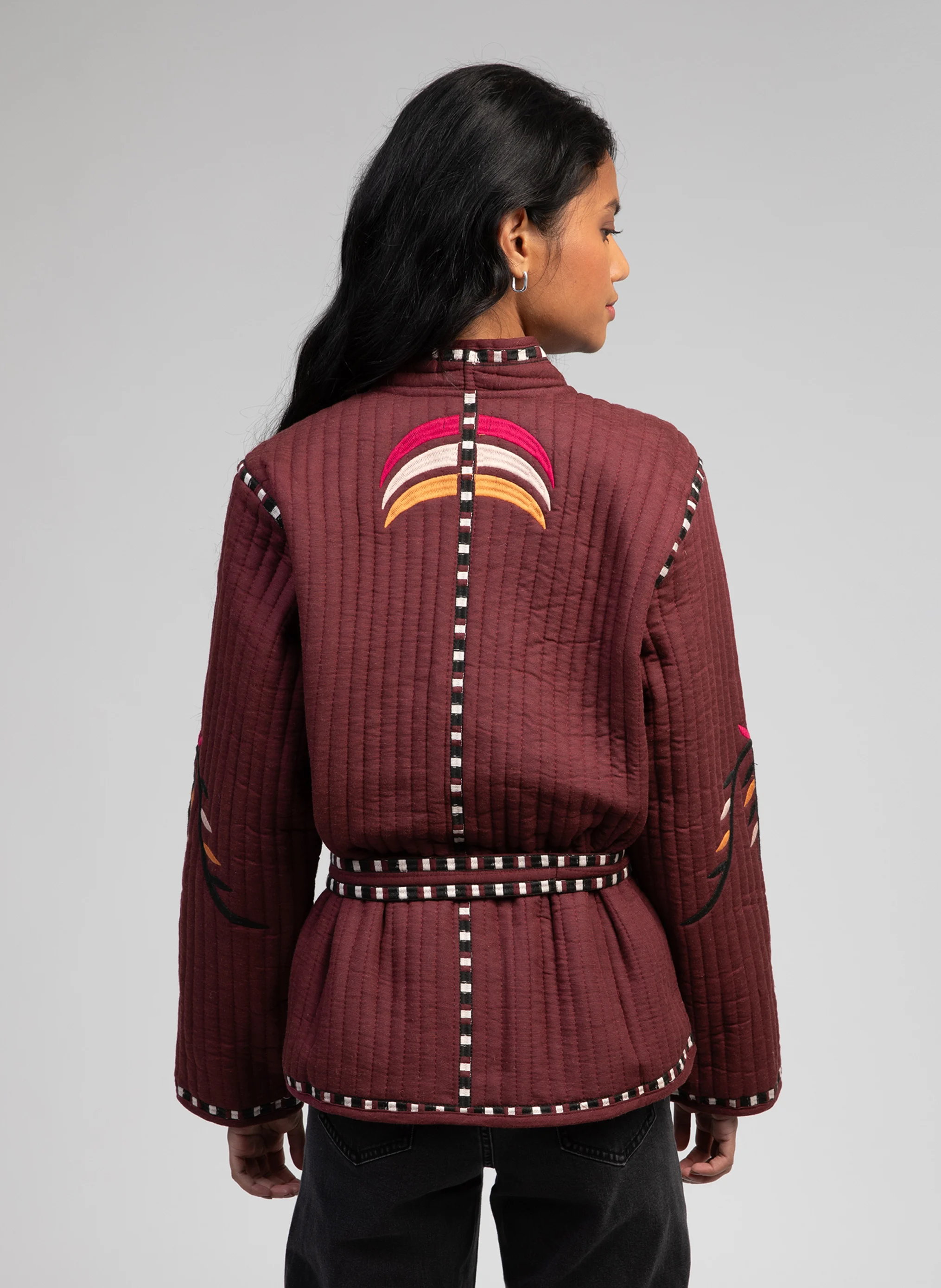 SARA - Veste cintrée brodée |