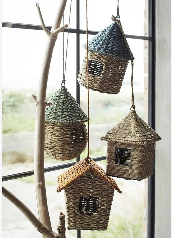 Madam Stoltz - Hangend Vogelhuisje - Naturel - Blauw - Zeegras - IJzer