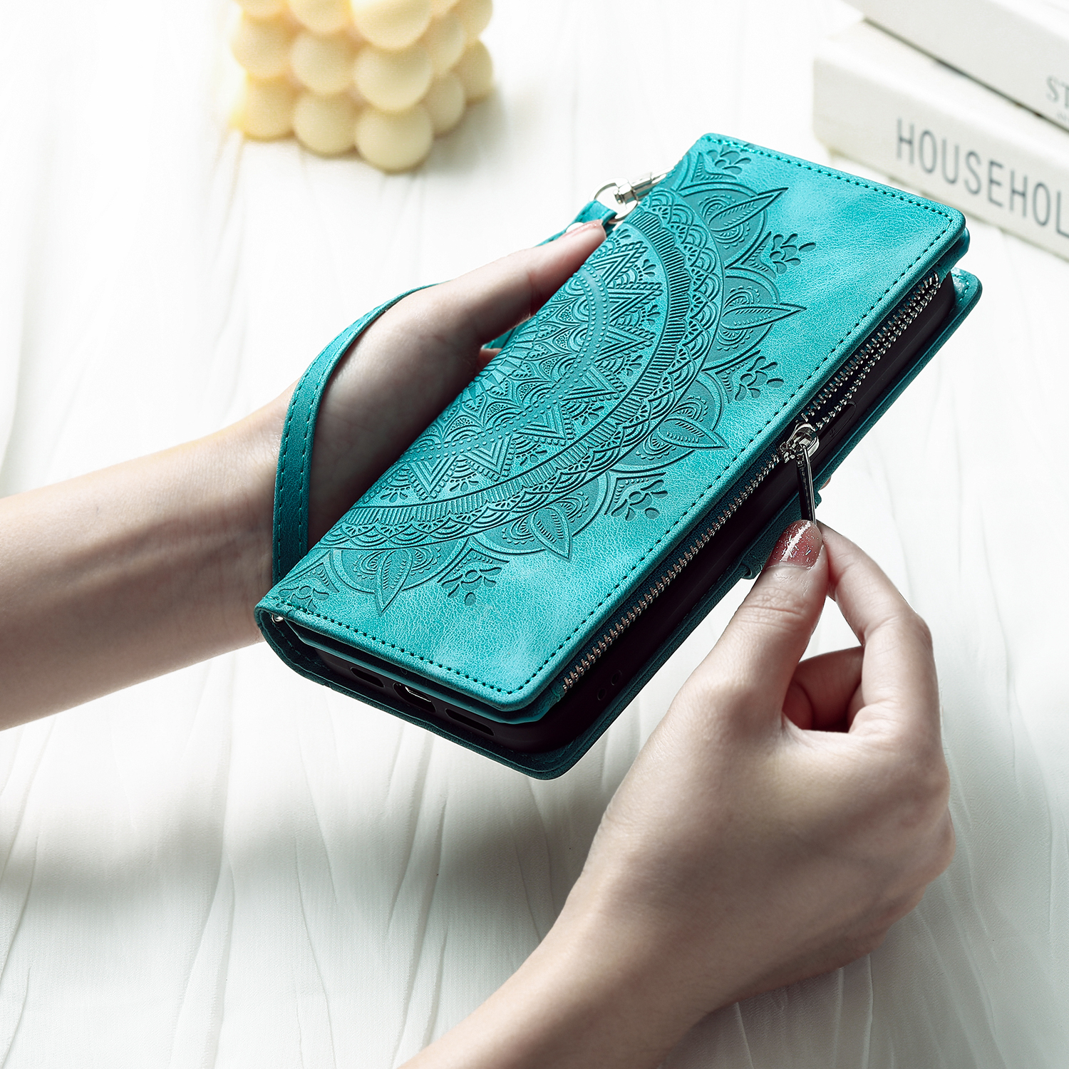 Samsung Galaxy S24 FE Leder Tasche Flip Cover mit Reissverschluss - Mandala Flowers Imprint - Türkis