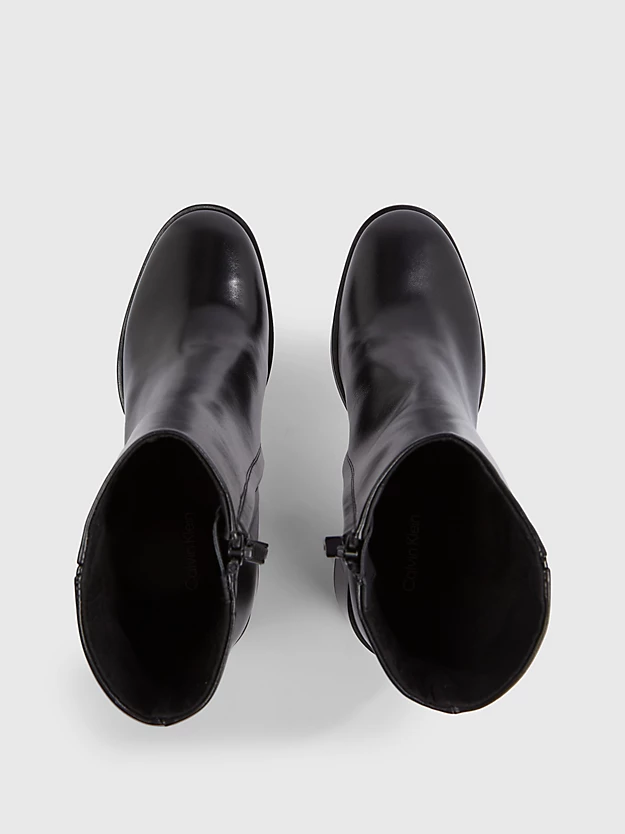 Botas de tornozelo de couro com salto