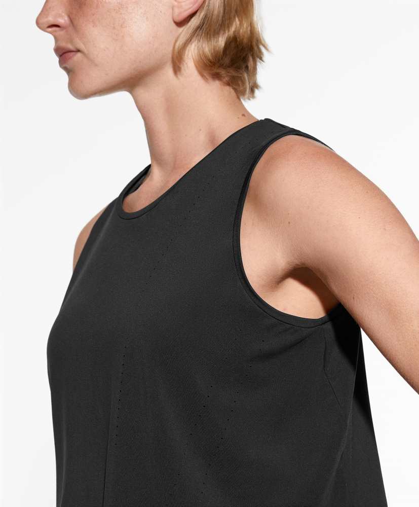 Top cropped sem mangas técnico microperfurado