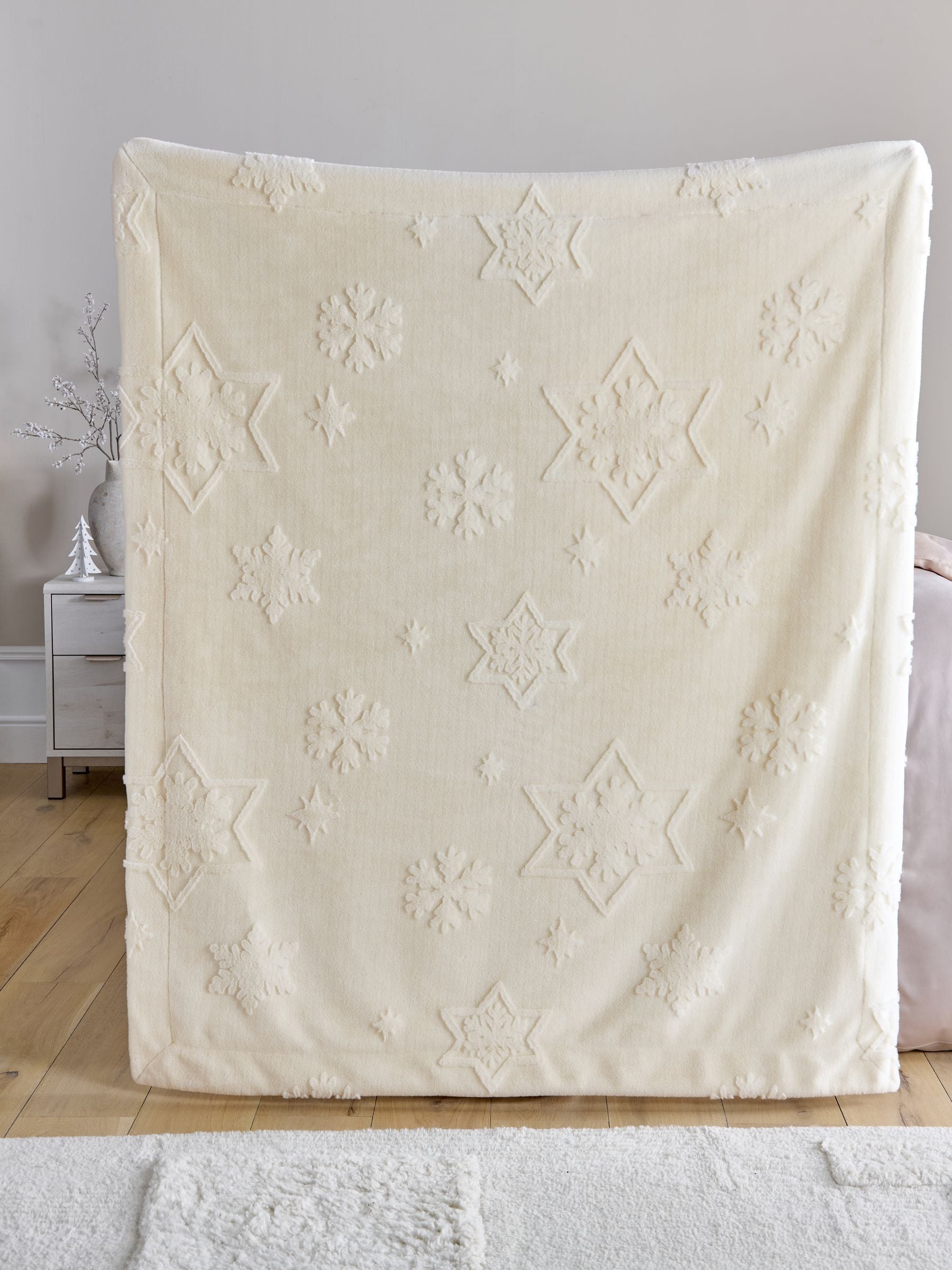 Christmas Snow Flake Cut Fur Throw