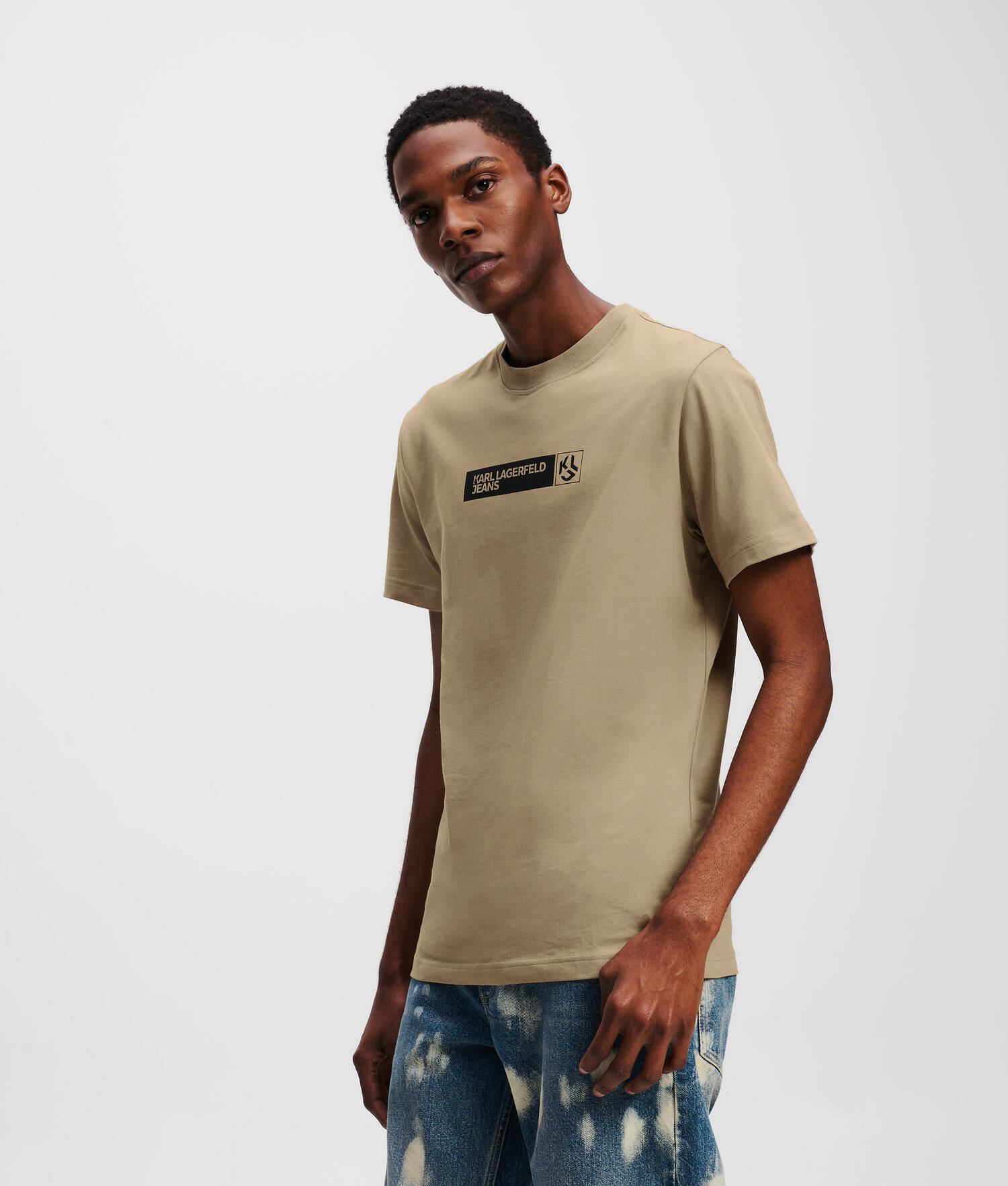 T-SHIRT AJUSTÉ