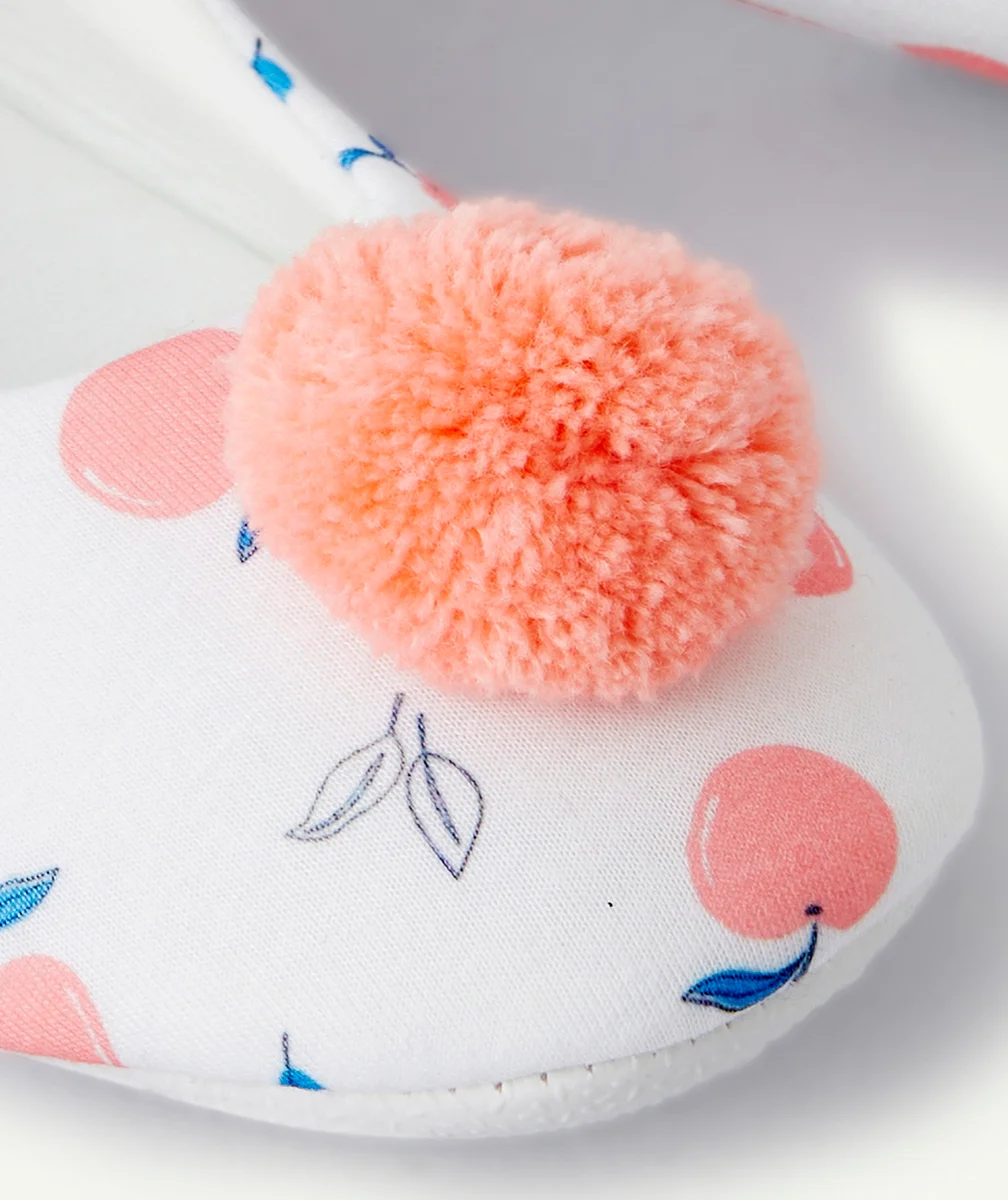 CHAUSSONS FILLE BLANC AVEC POMPON ROSE ET IMPRIMÉ FRUITS