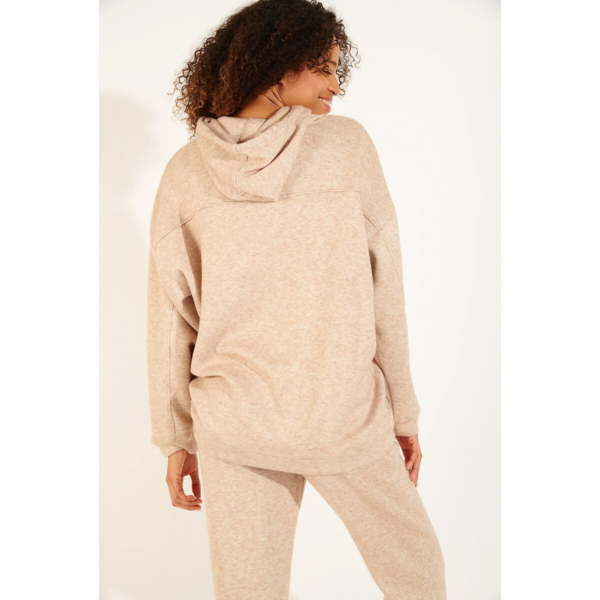 BANANA MOON<br>Suéter oversized para usar em casa, modelo Bradley Creamy