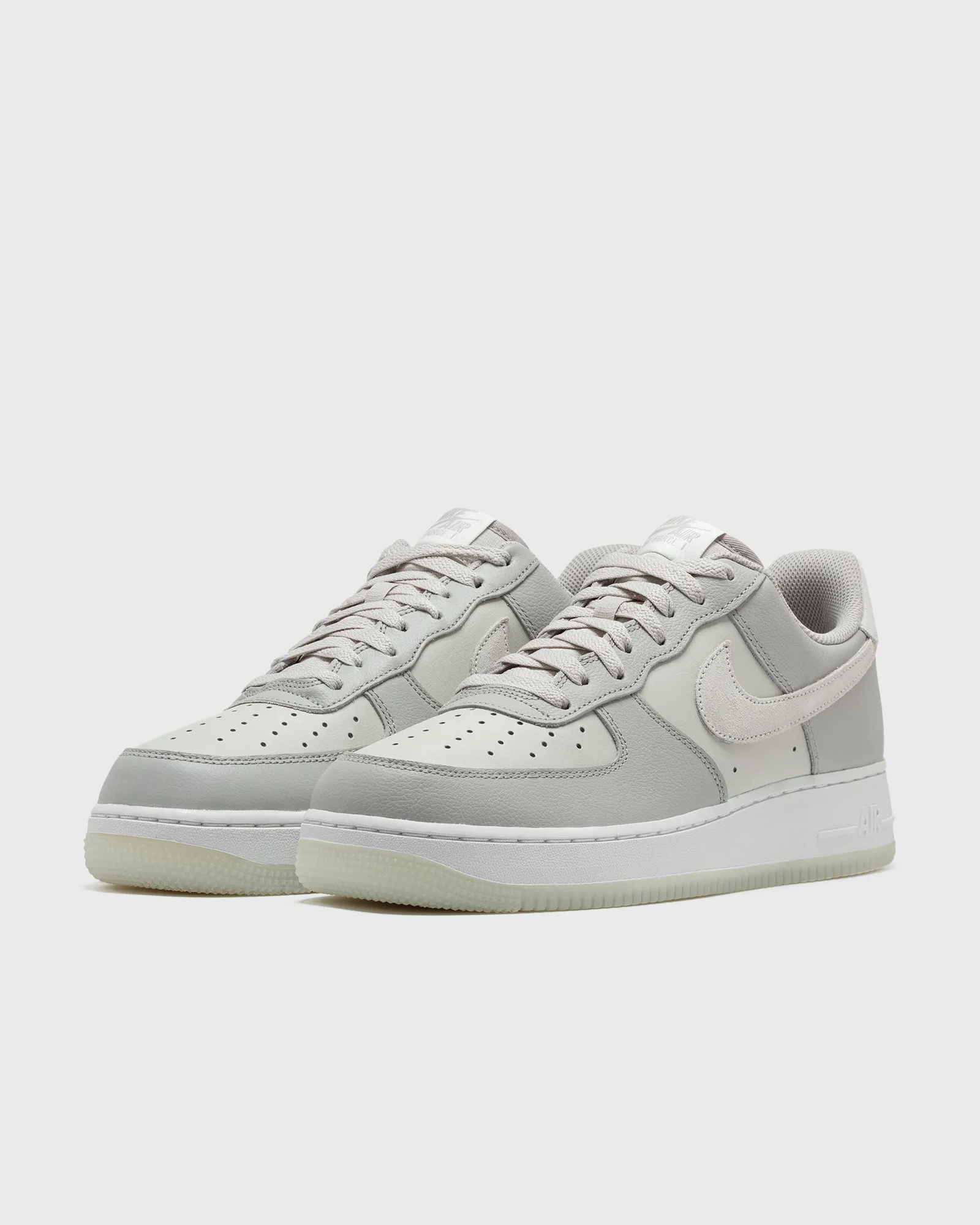 Nike AIR FORCE 1 '07 LV8