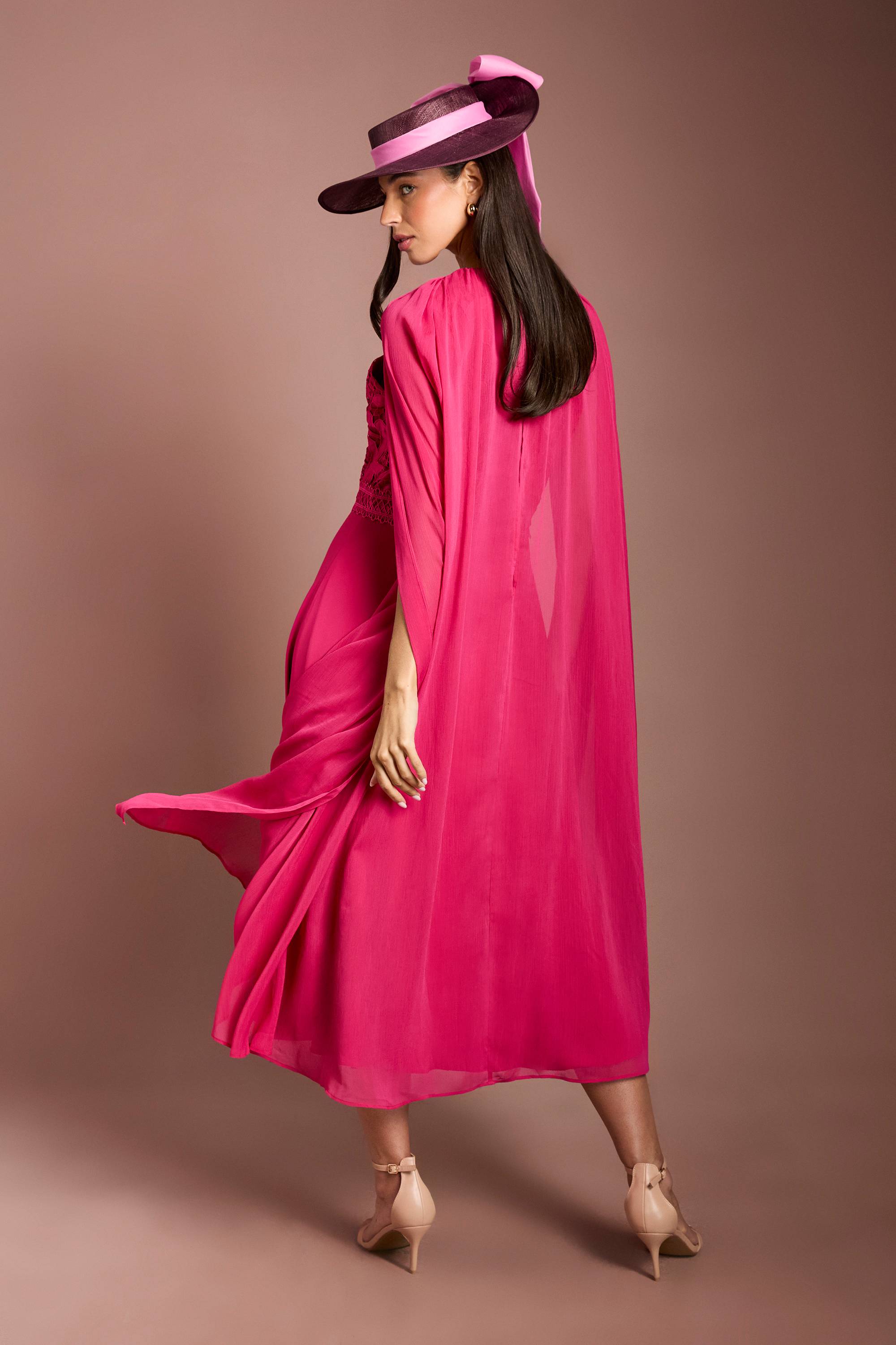 Coast Robe Midi Lisa Tan À Manches Cape En Dentelle