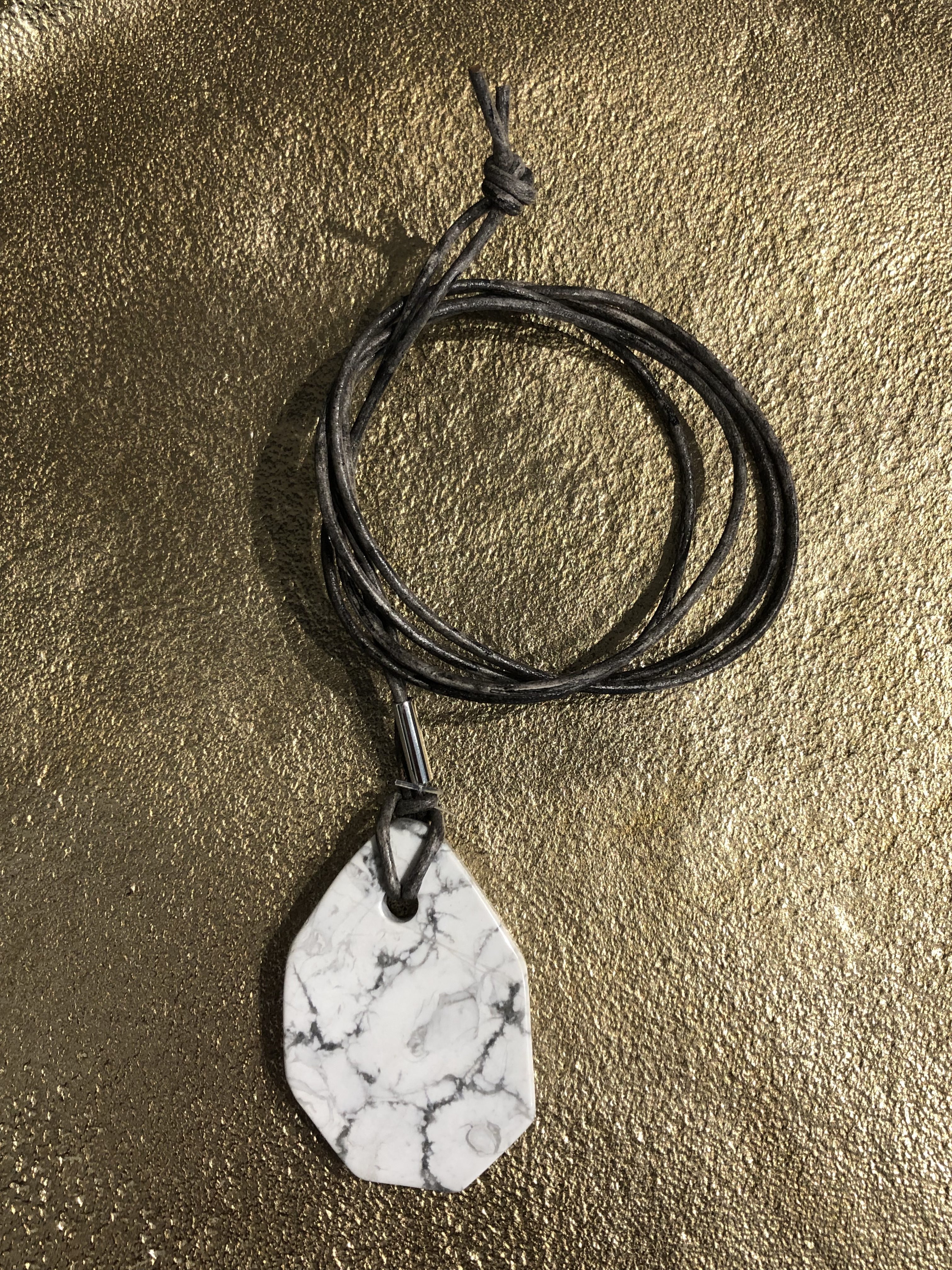 Pimps & Pearls- Ketting- Wit/Grijs