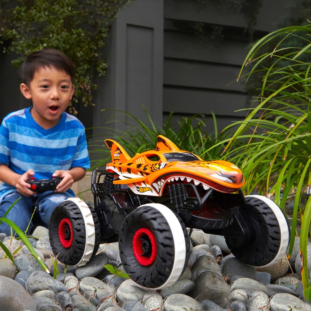 Hot Wheels Monster Trucks ferngesteuerter Unstoppable Tiger Shark