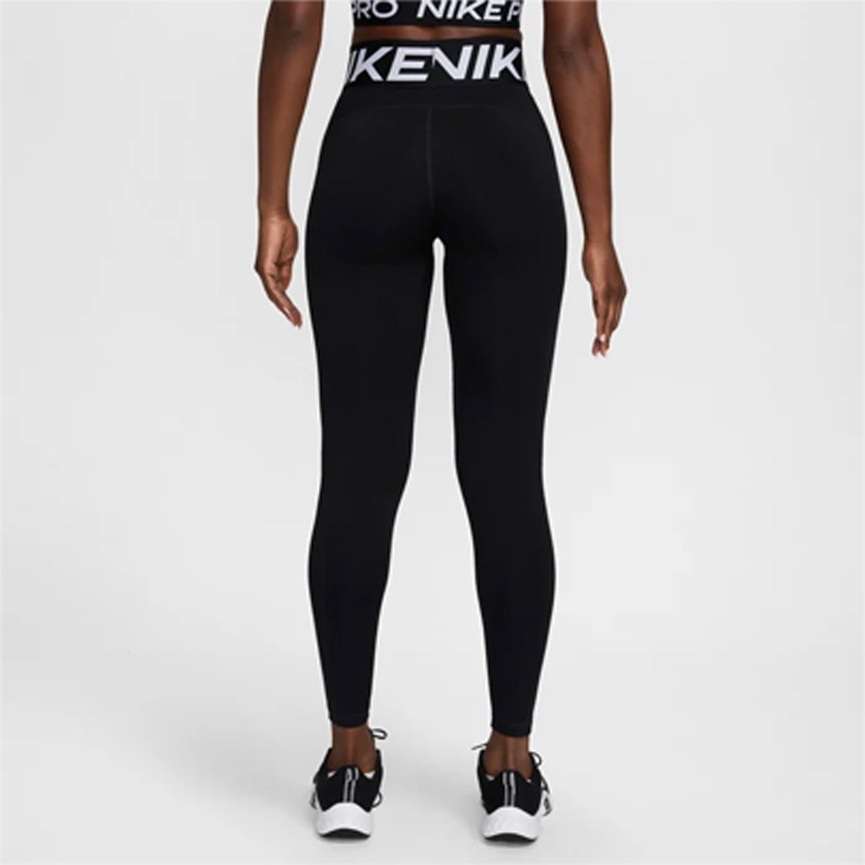 Nike  Pro Sculpt