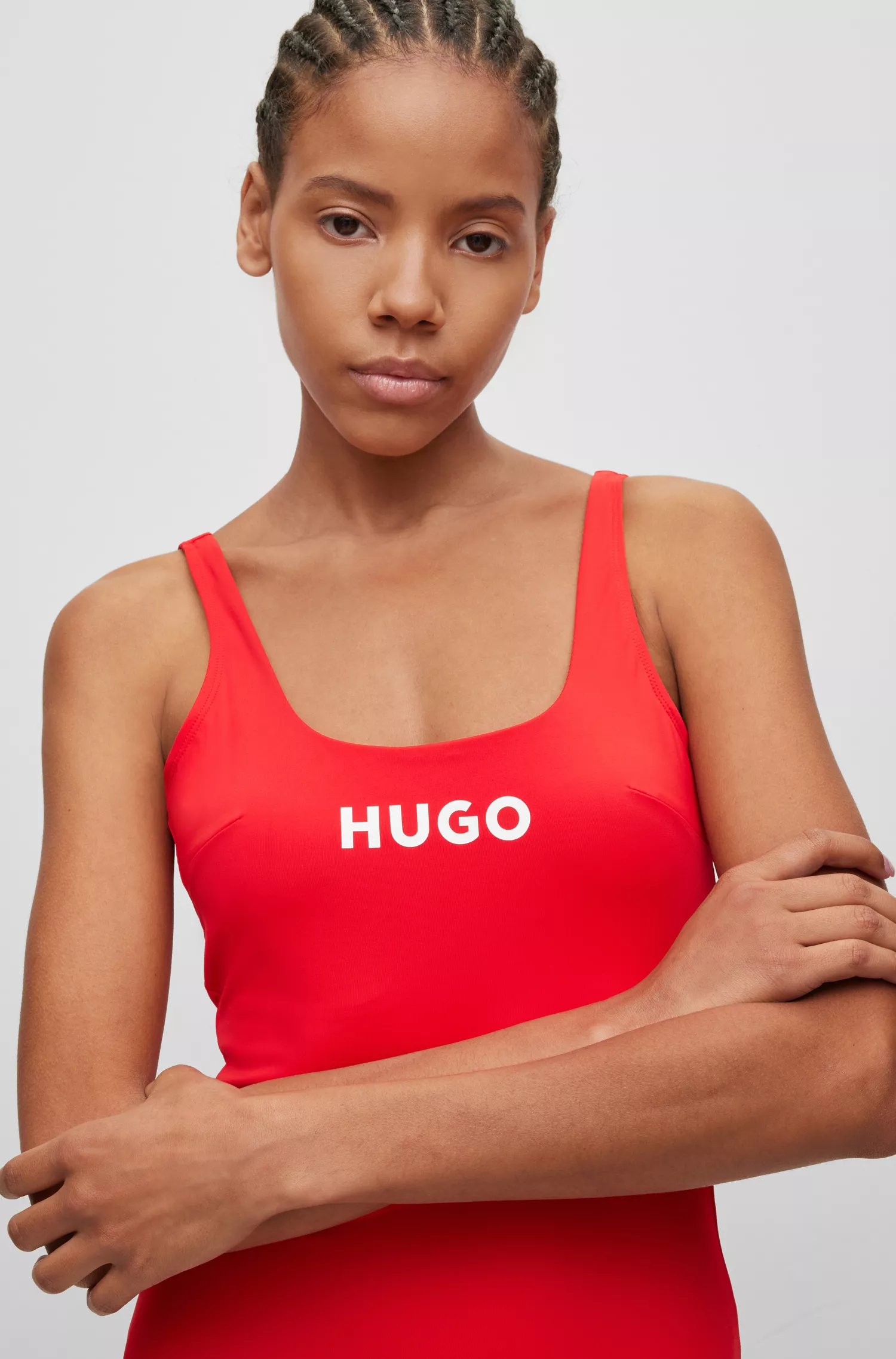 Maiô HUGO vermelho super elástico com logotipo contrastante
