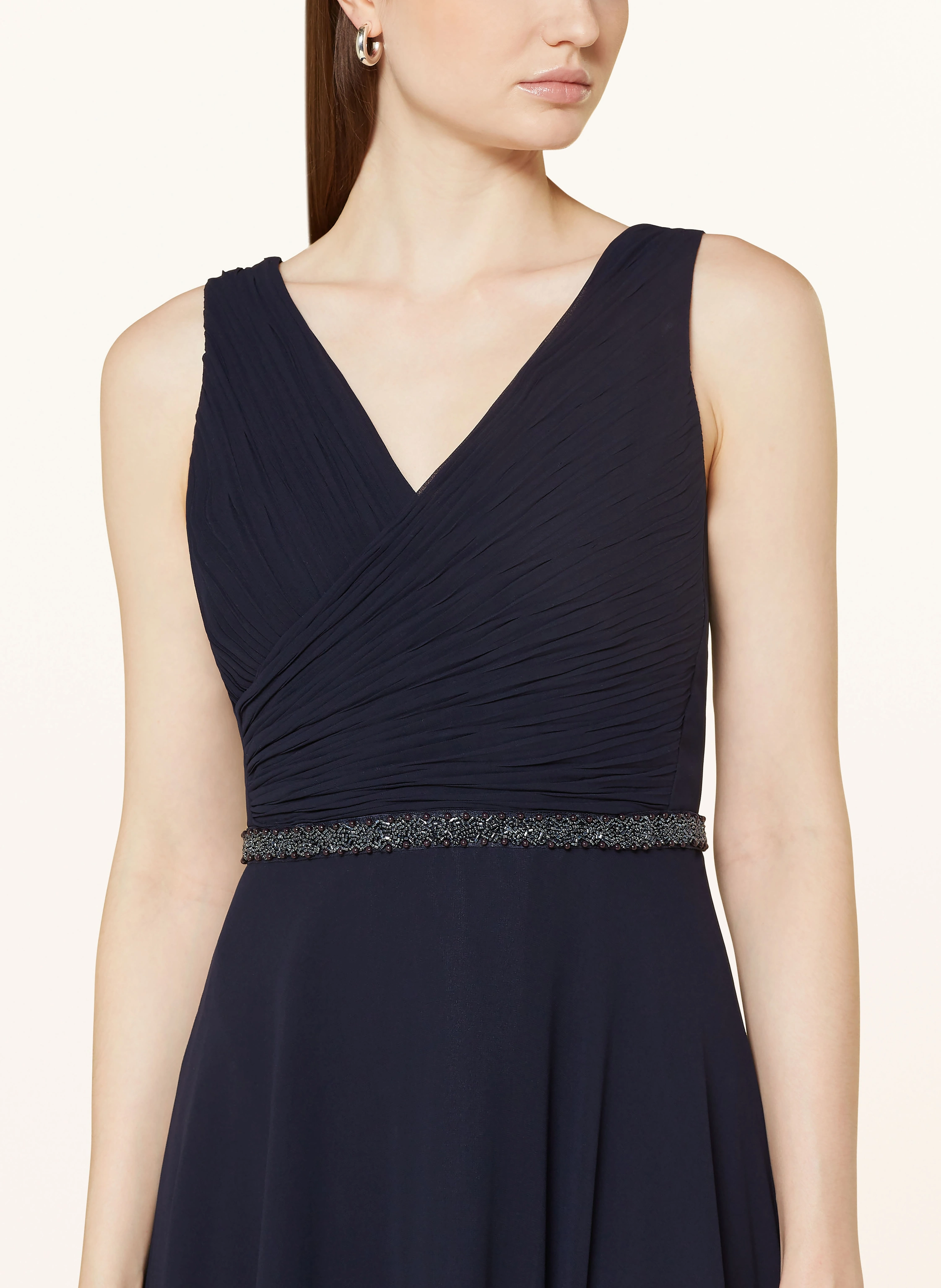 Vera Mont Abendkleid mit Schmuckperlen