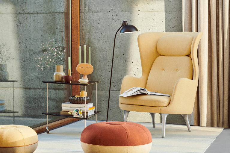 Fritz Hansen AJ trolley walnoot