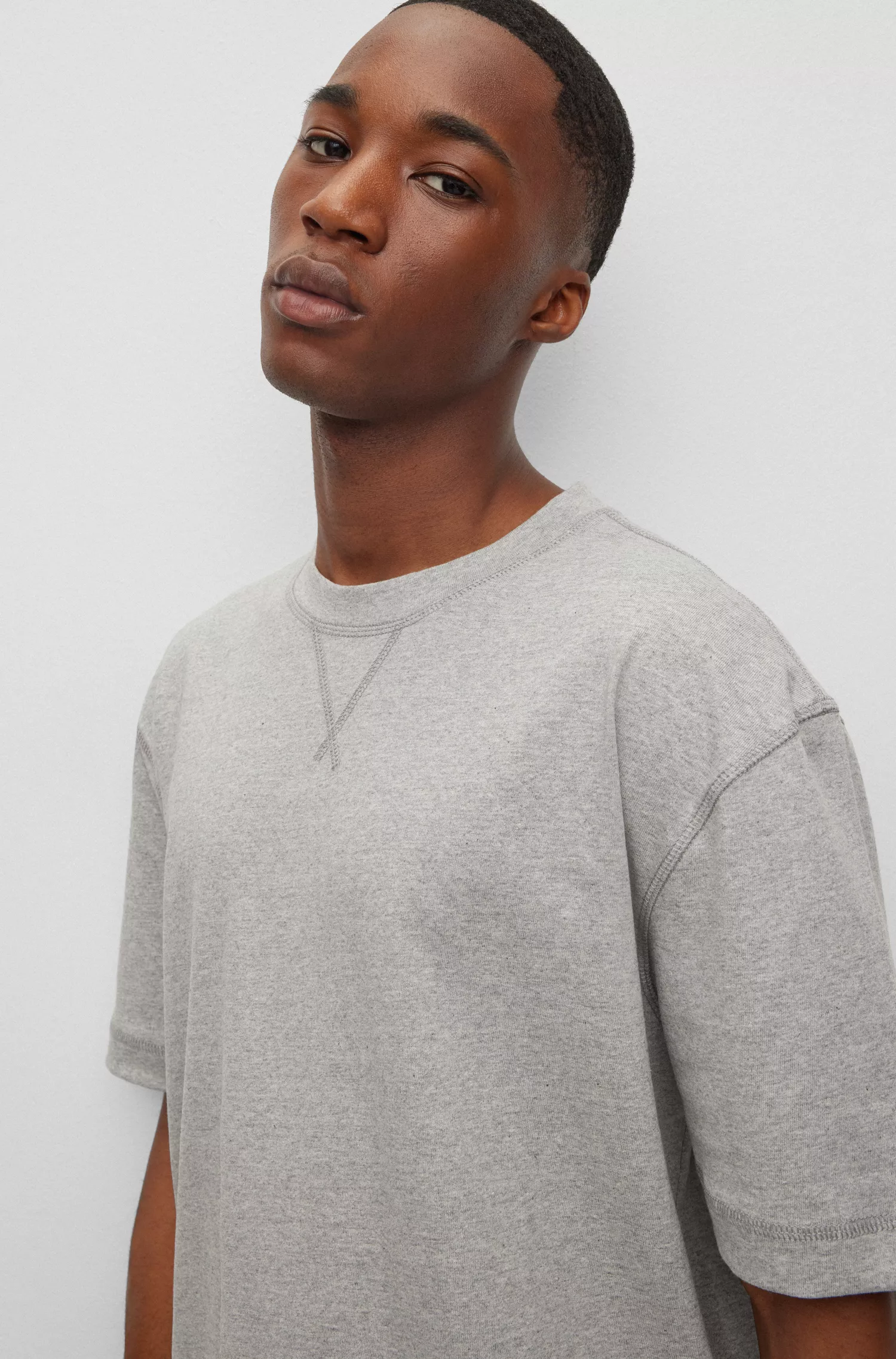 Camiseta BOSS laranja, modelagem relaxada, em algodão, com estampa do logo.