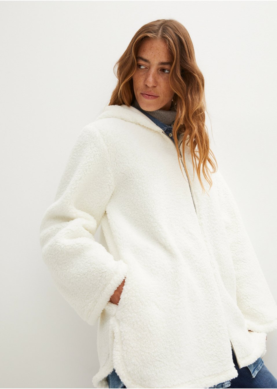 Veste en polaire peluche coupe trapèze avec fentes latérales