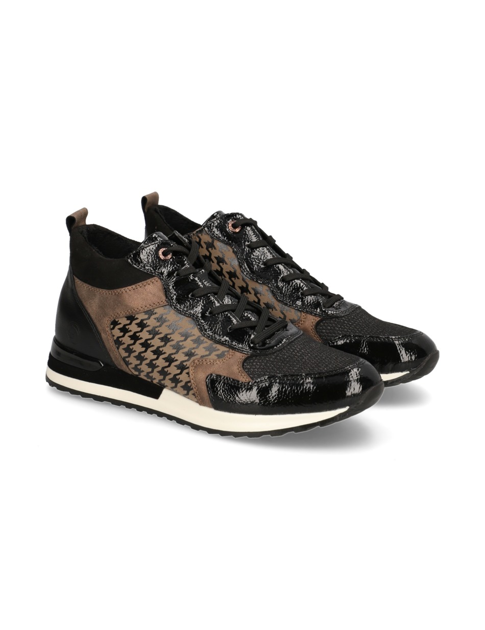 Sneaker Mid Cut