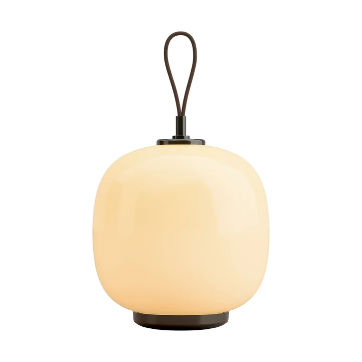 Louis Poulsen - VL45 Radiohus Portable LED Tischleuchte, Messing / opalweiss